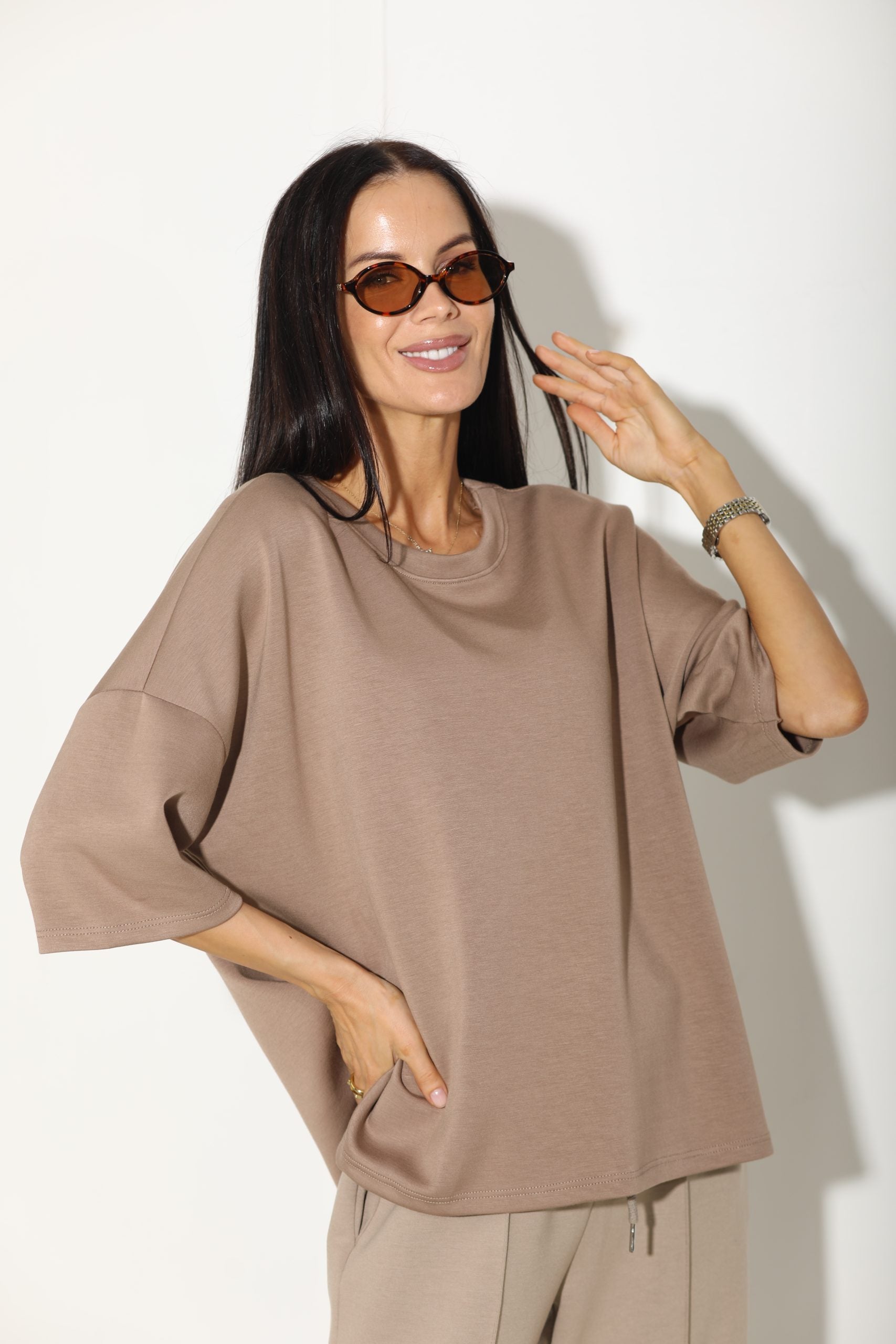 Bēšas krāsas oversize tops ar noapaļotu kakliņu - 16115