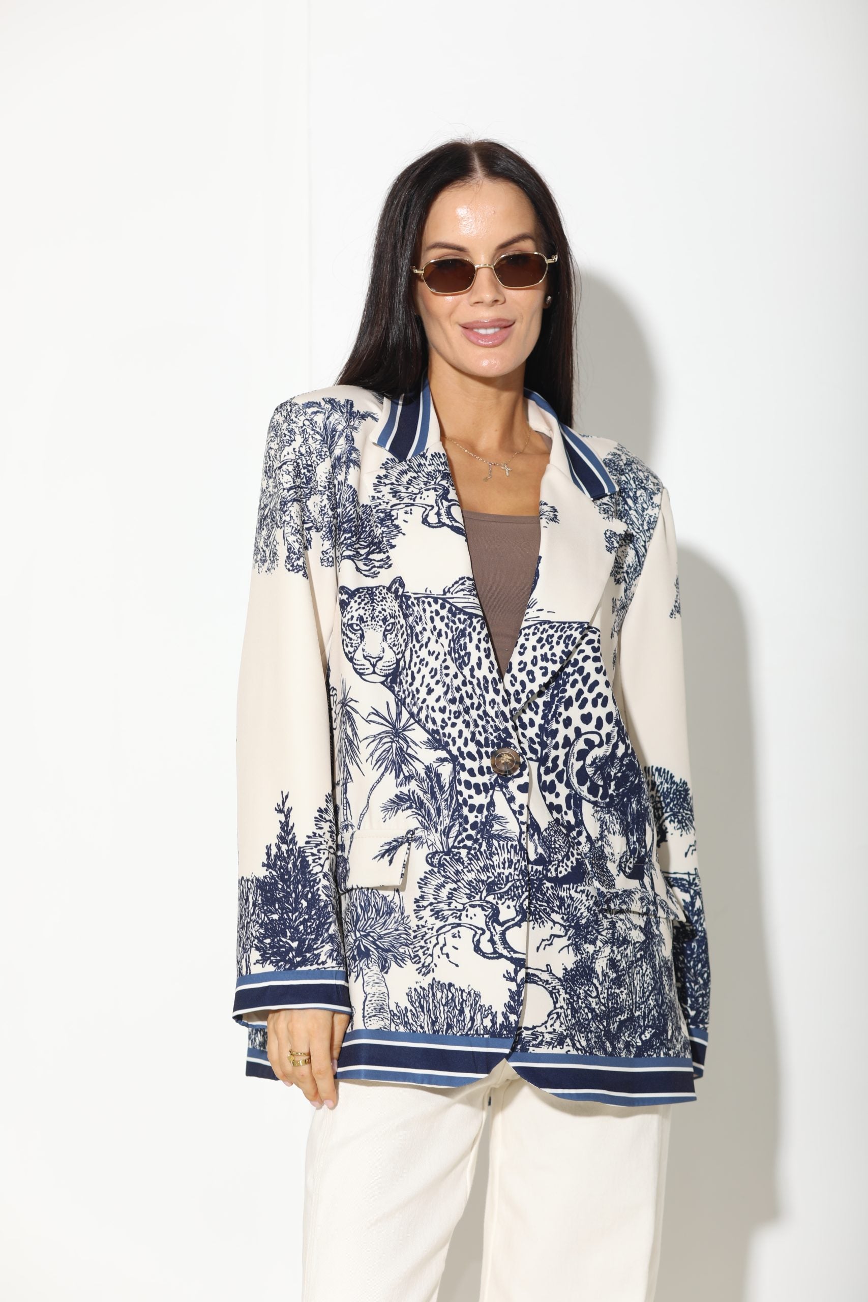 Bēša žakete ar zilu dzīvnieka printu - 16112