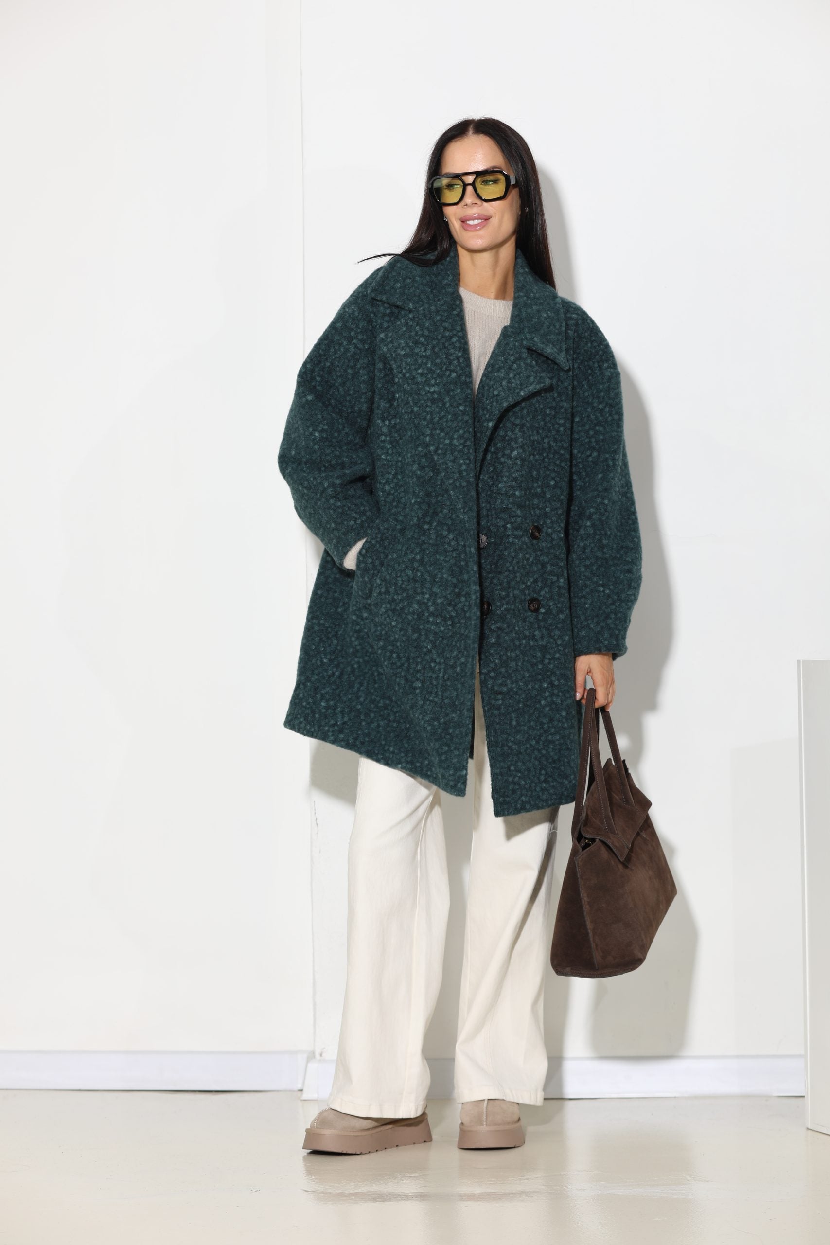 Zaļš mētelis ar iešuvēm delnu daļā - 16145