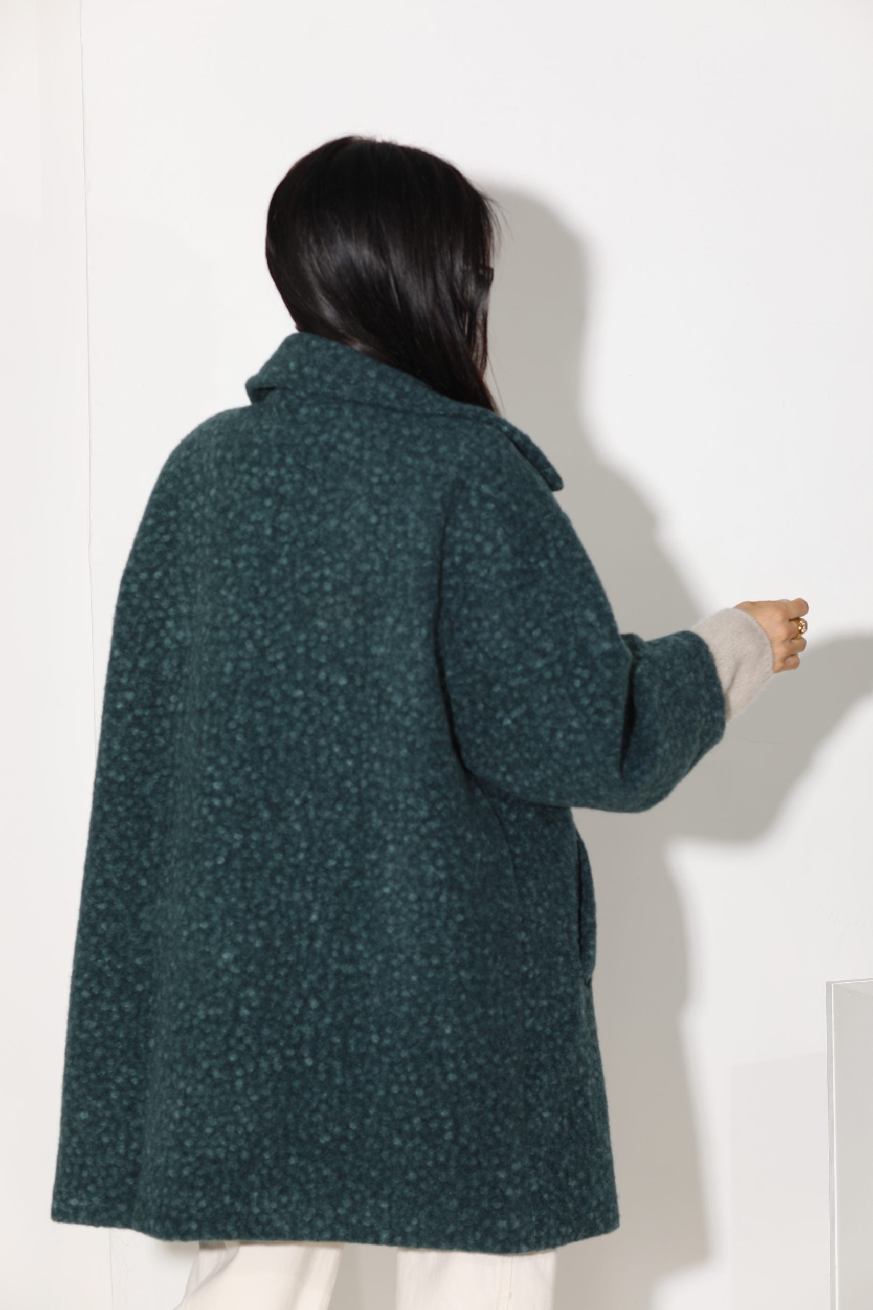 Zaļš mētelis ar iešuvēm delnu daļā - 16145