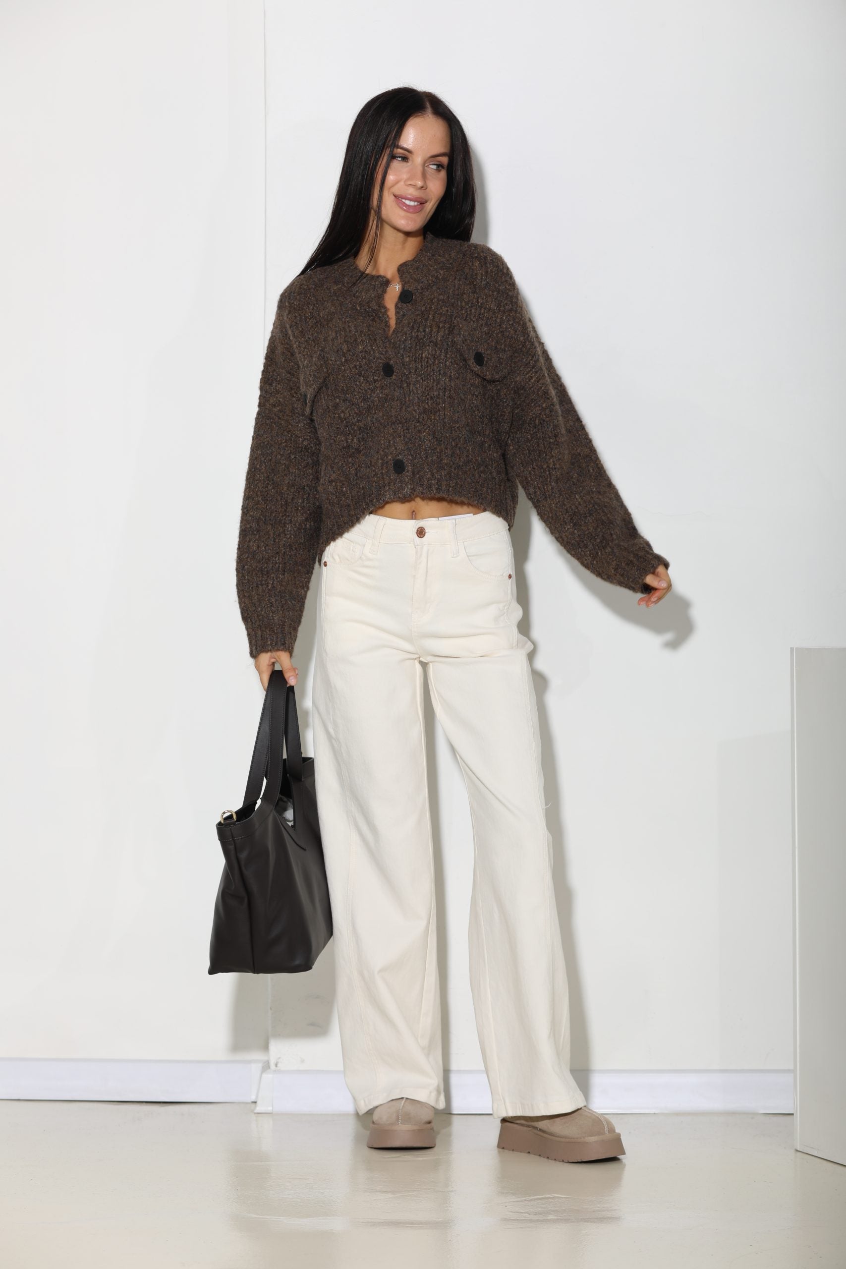 Brūna adīta īsa jaka ar melnām pogām - 16164