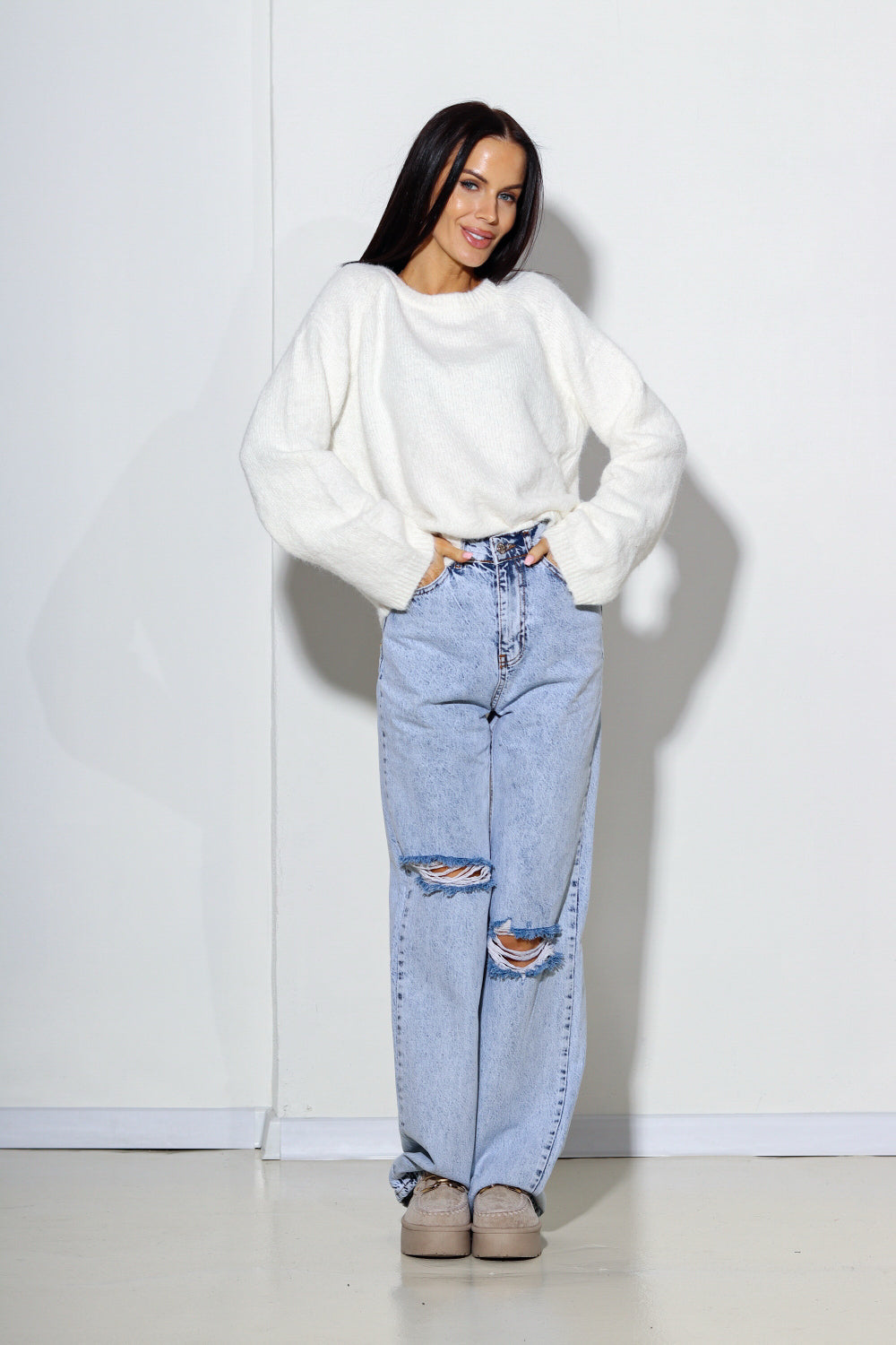 Balts džemperis ar sasienamu mugurpusi - 13971