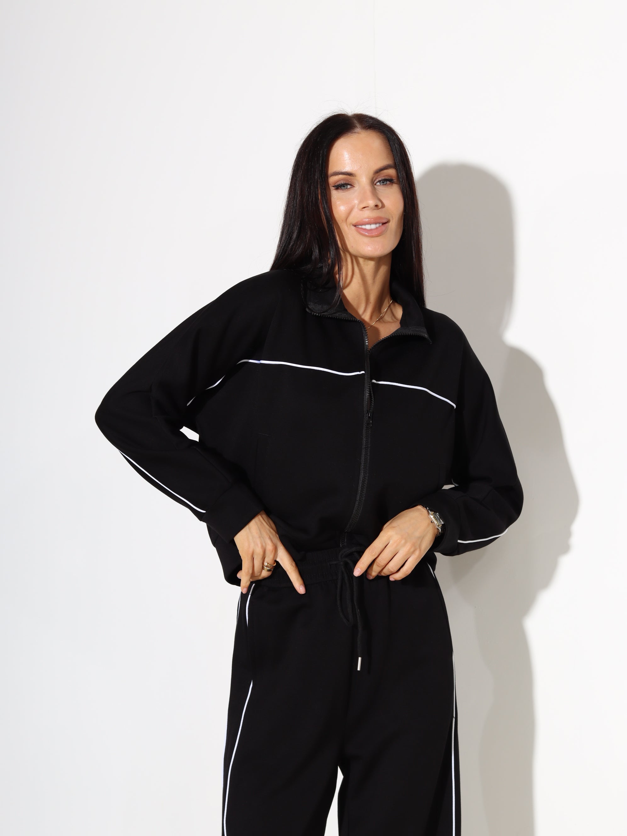 Melns komplekt ( jaka+püksid) - 17946