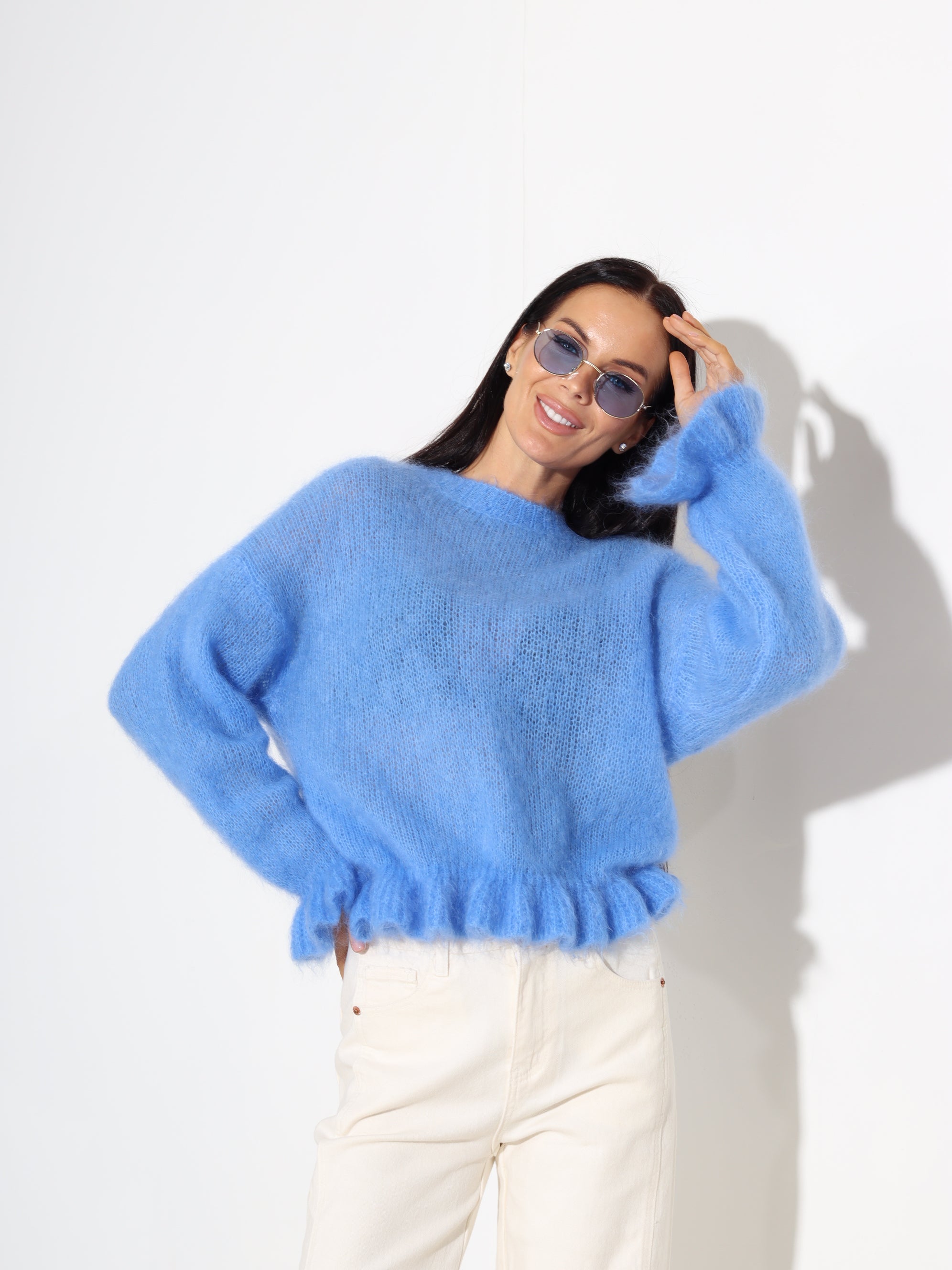 Zils mohēras džemperis ar volānu akcentiem – 17910