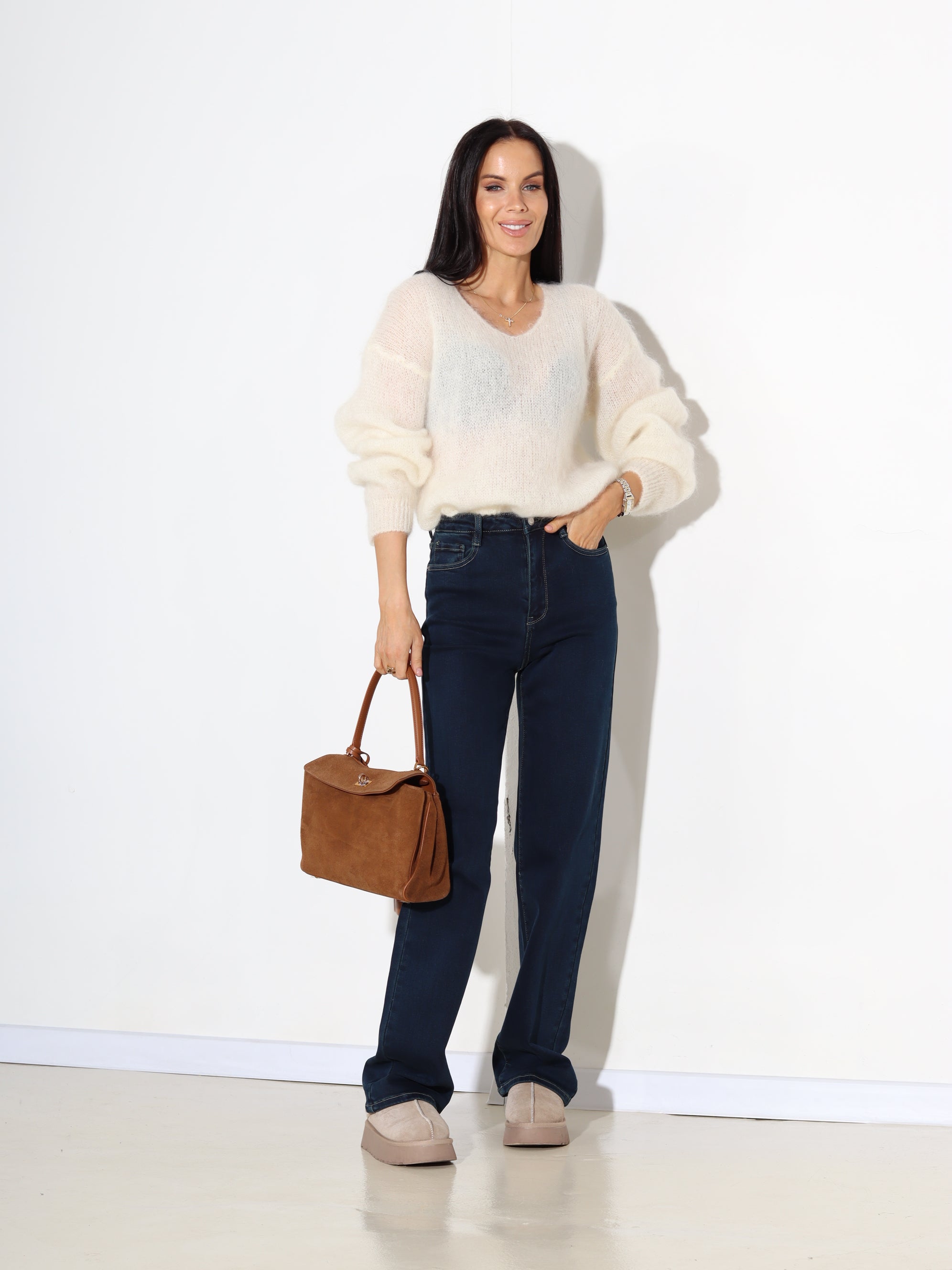 Pienbalts mohēras džemperis ar "V" veida dekoltē - 17898