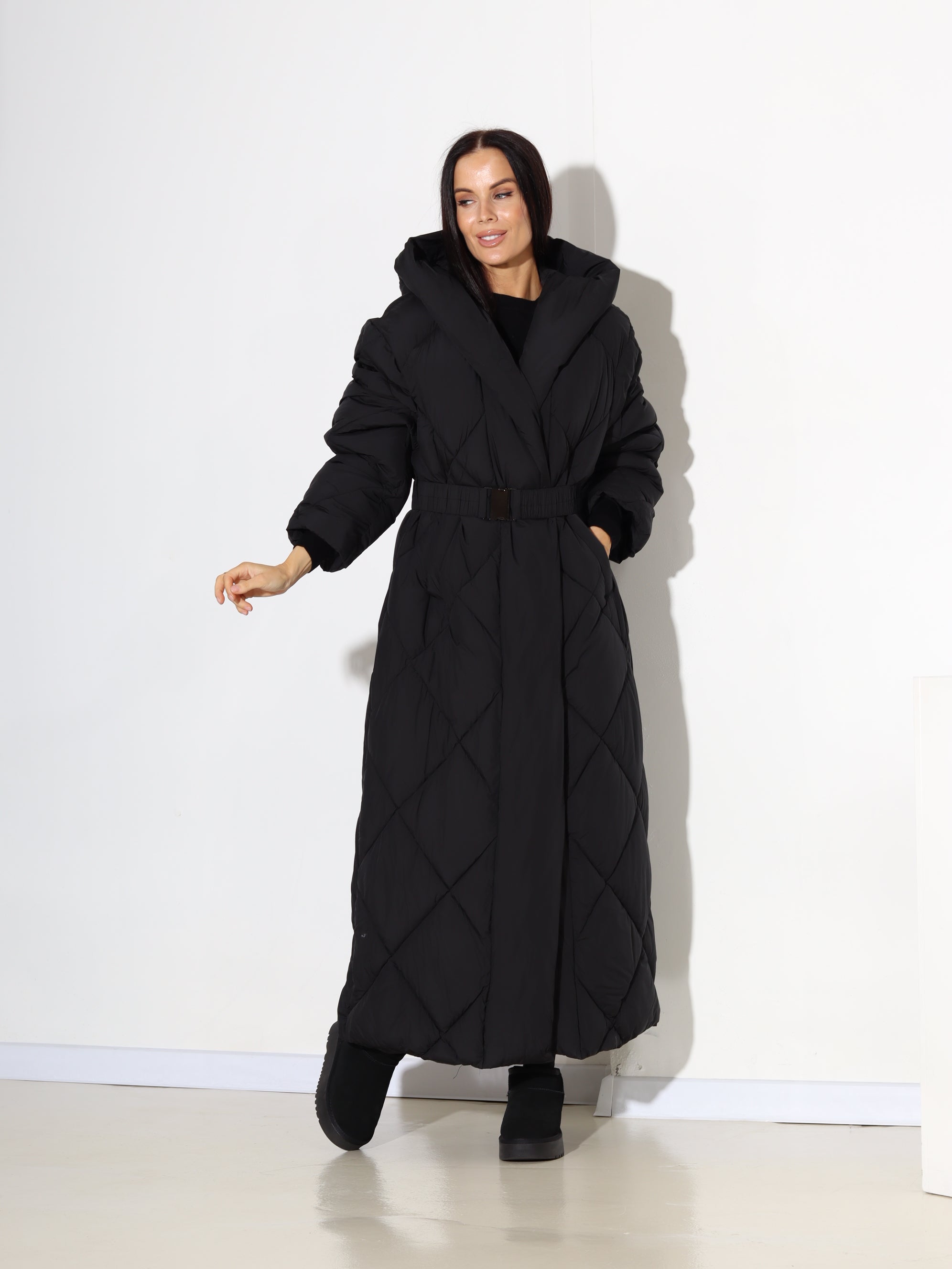 Melna, gara virsjaka ar magnētisku aizdari - 17831