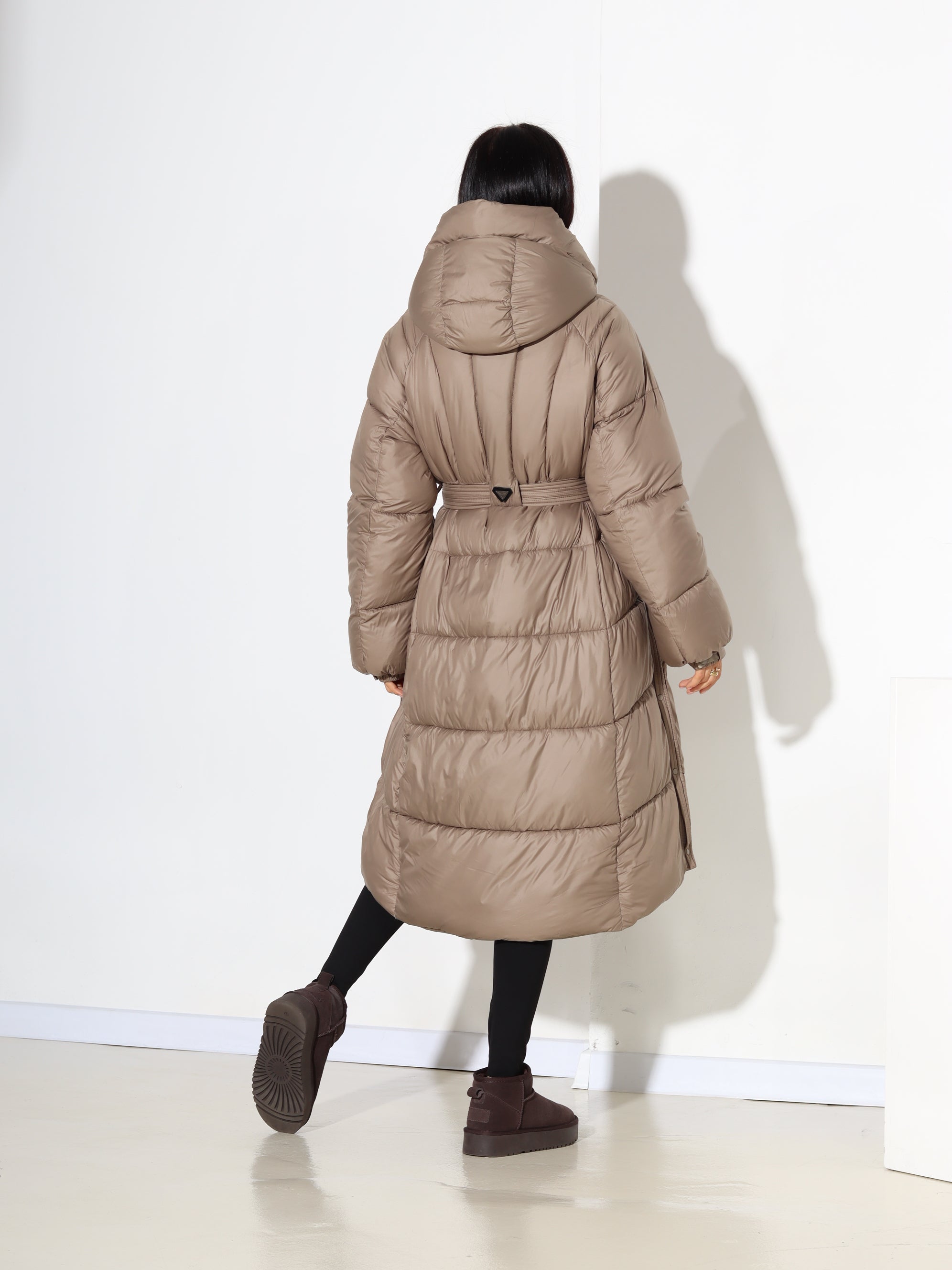 Bēša midi virjaka ar jostu un stilizētu sānu vīli - 17830