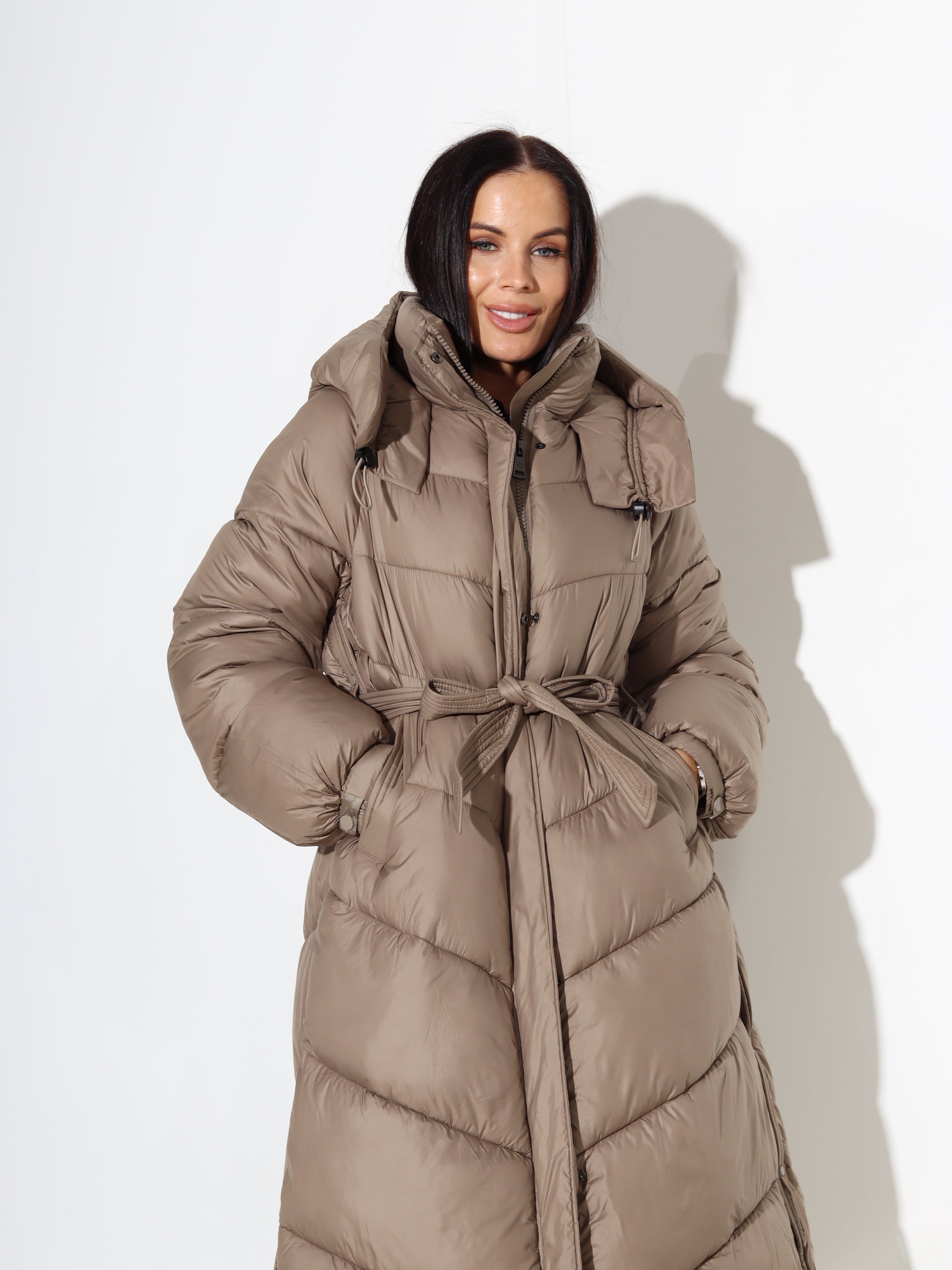 Bēša midi virjaka ar jostu un stilizētu sānu vīli - 17830