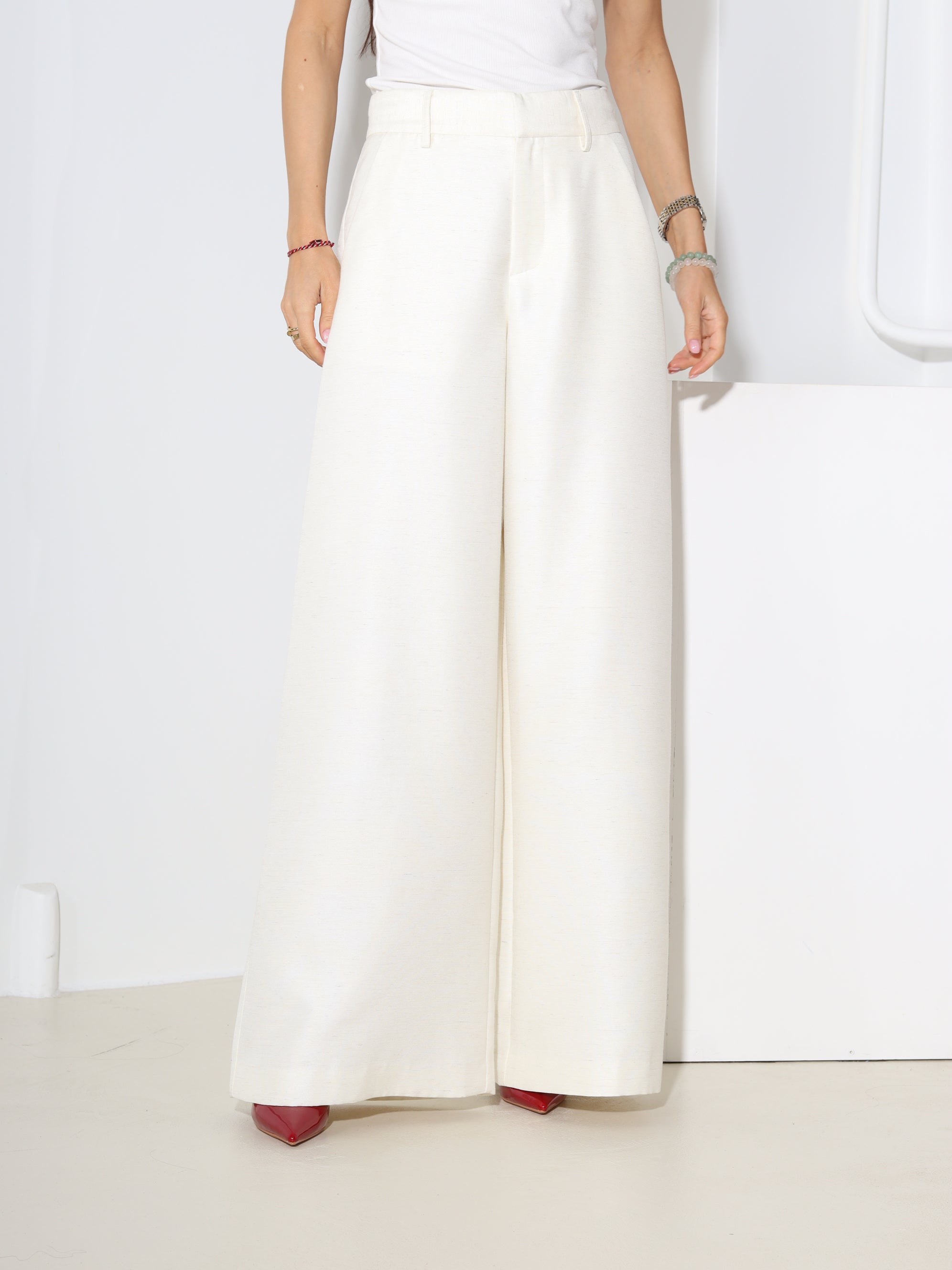 Bēšas bikses, elegantas no stingra lina auduma - 18588