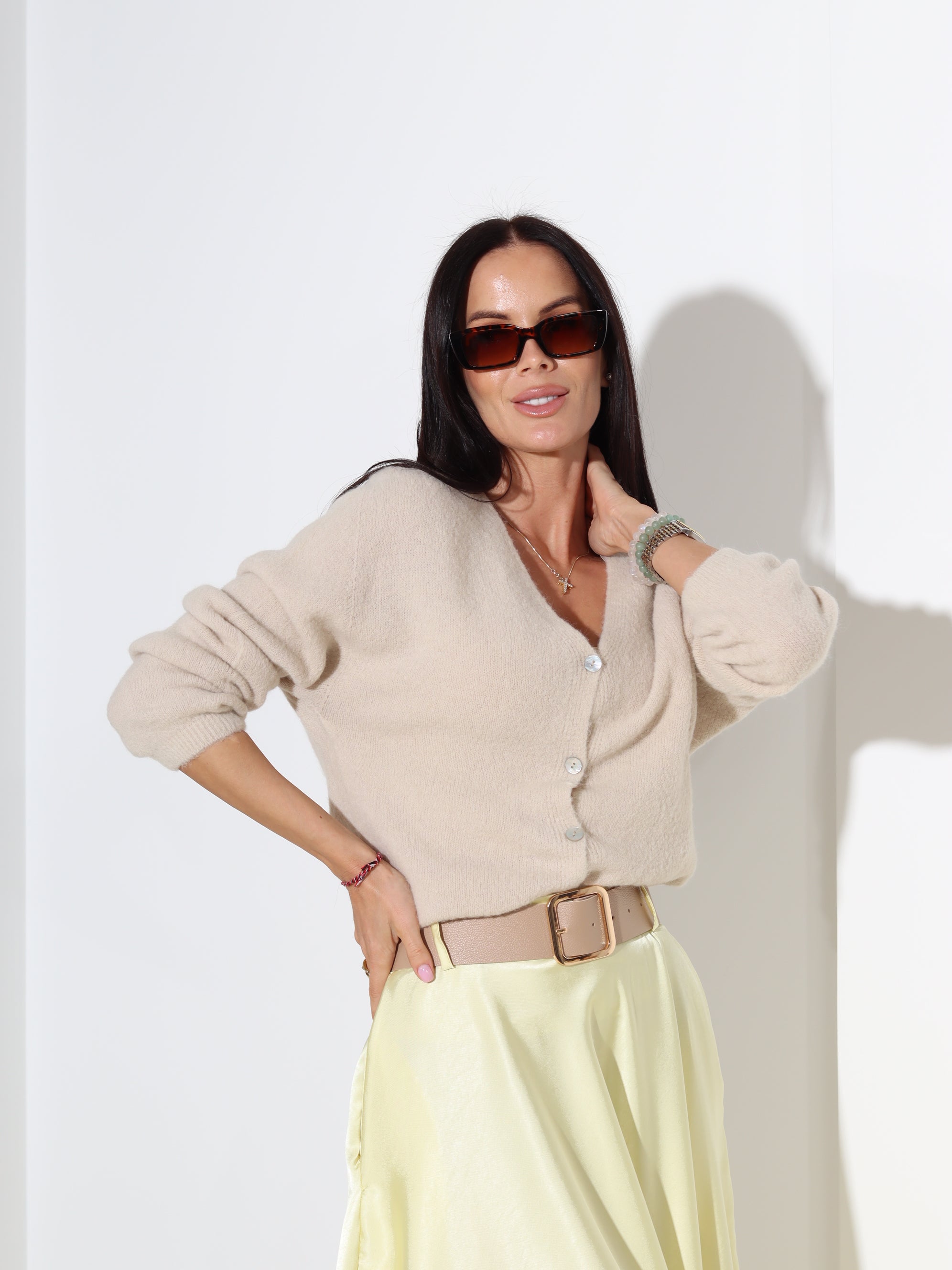 Gaiši brūna alpakas jaka ar "V" veida dekoltē - 18331