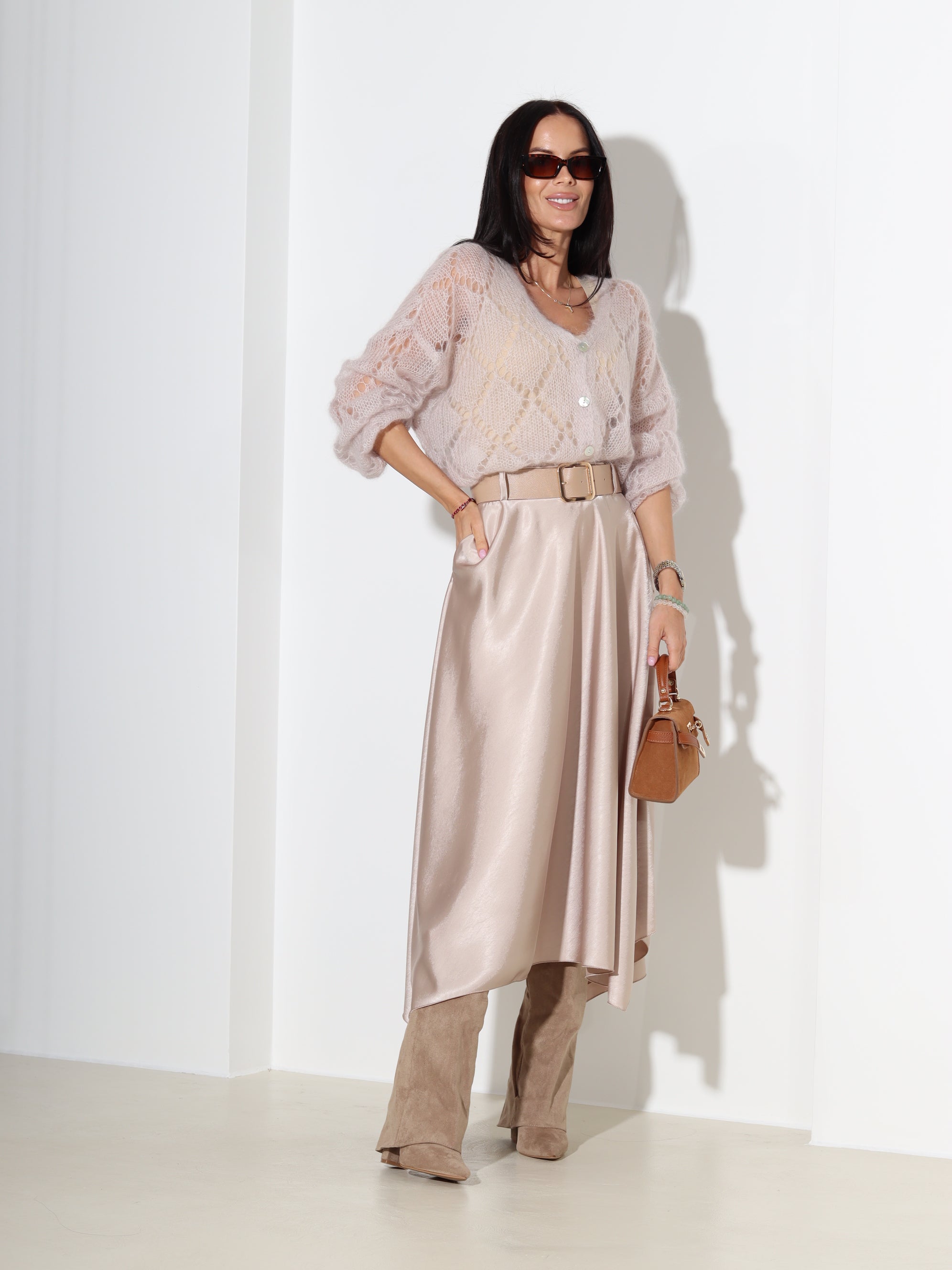 Gaiši brūni, midi, atlasa auduma svārki ar jostu – 18303