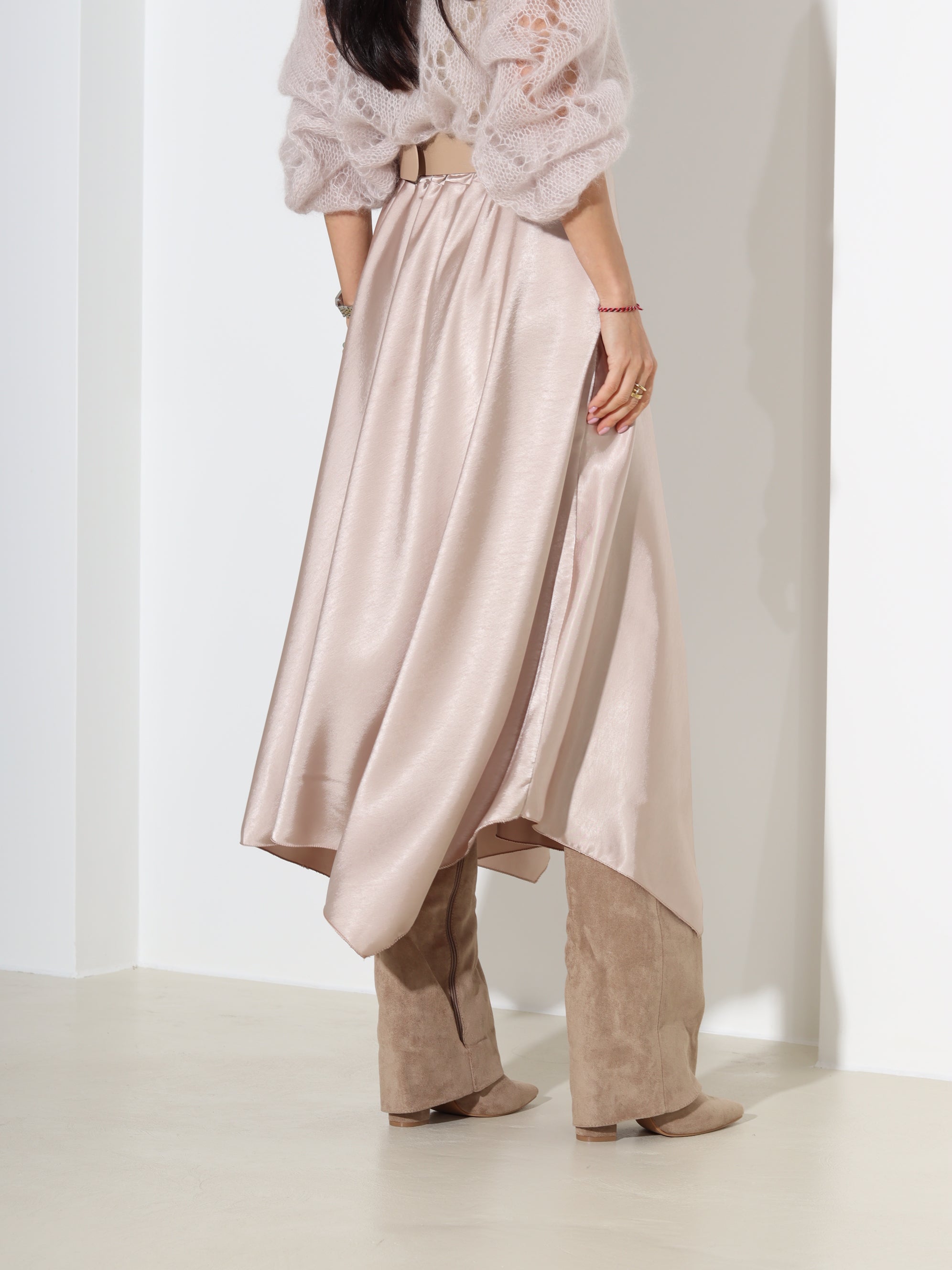 Gaiši brūni, midi, atlasa auduma svārki ar jostu – 18303