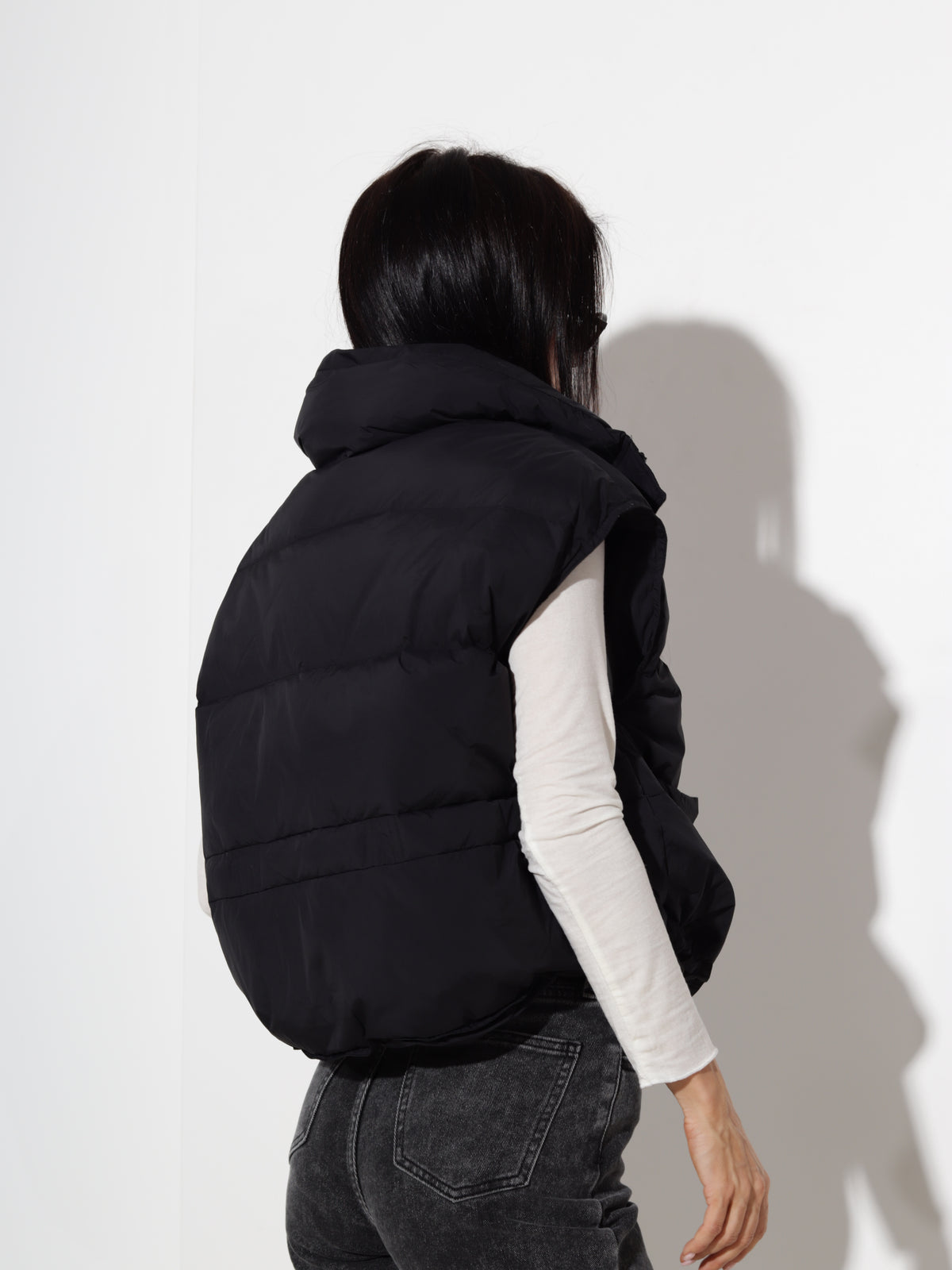Melna, īsa puf- veste - 20918