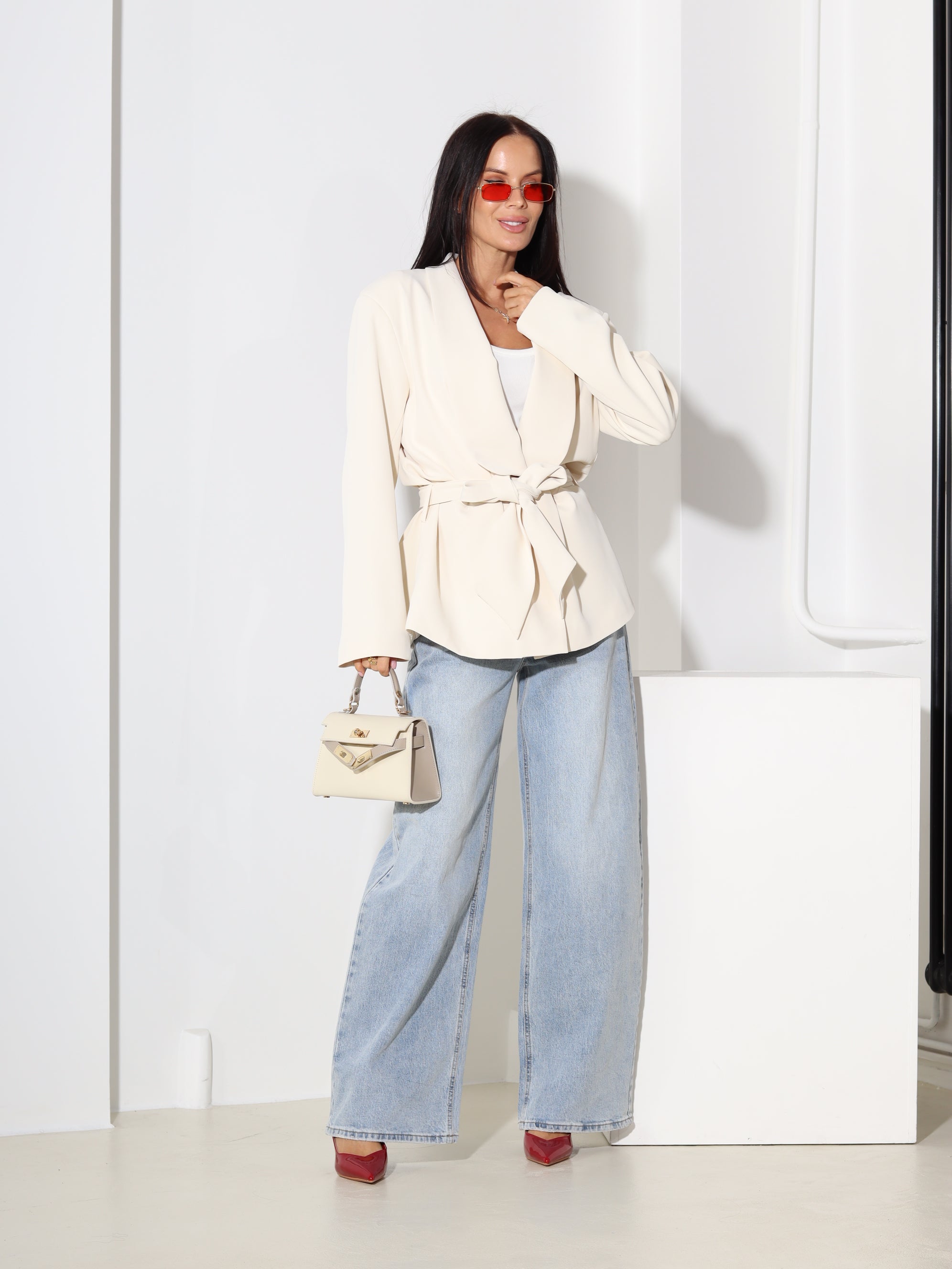 Bēša žakete ar noapaļotu atloku, sienama viduklī - 18589