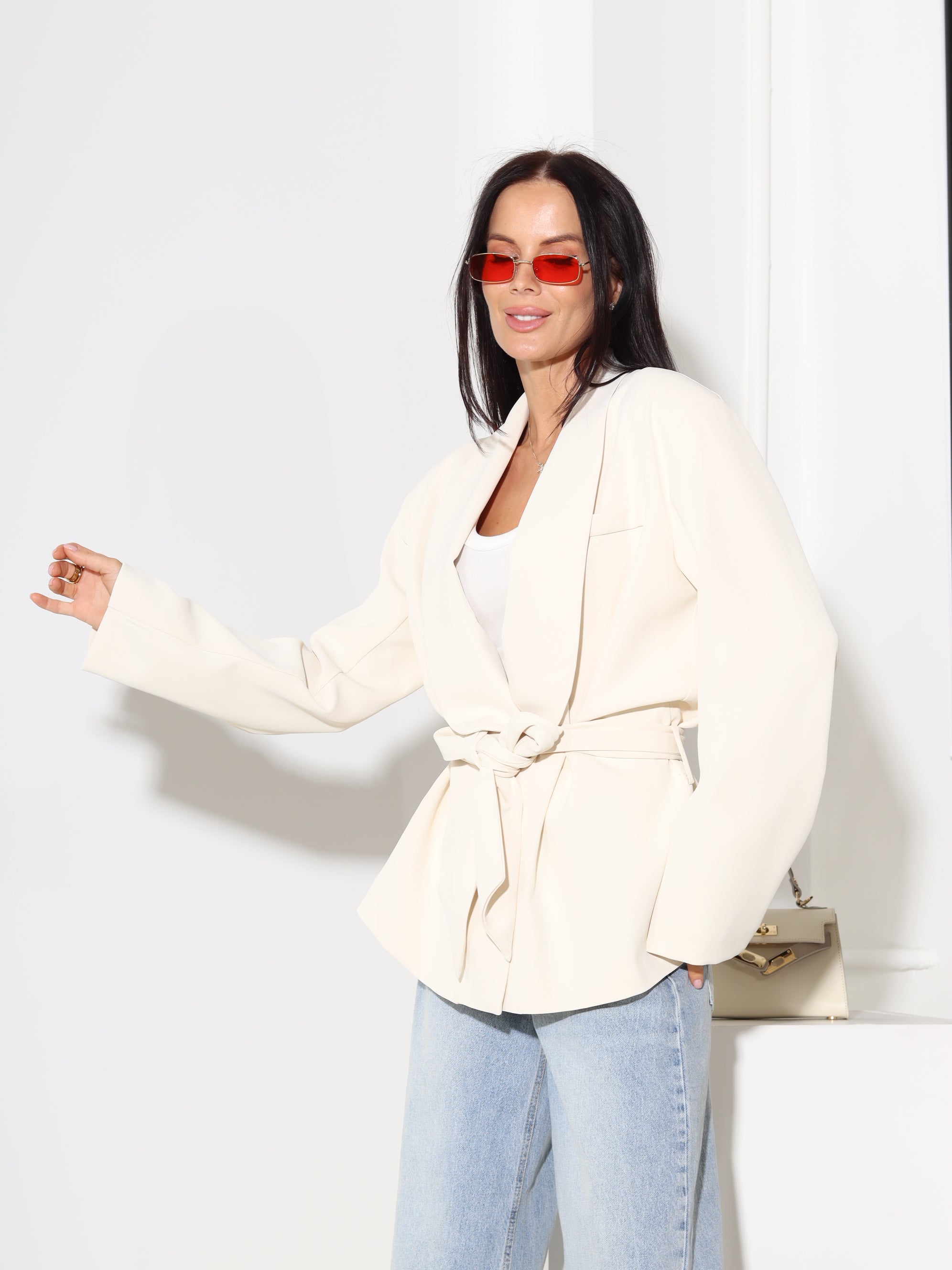 Bēša žakete ar noapaļotu atloku, sienama viduklī - 18589