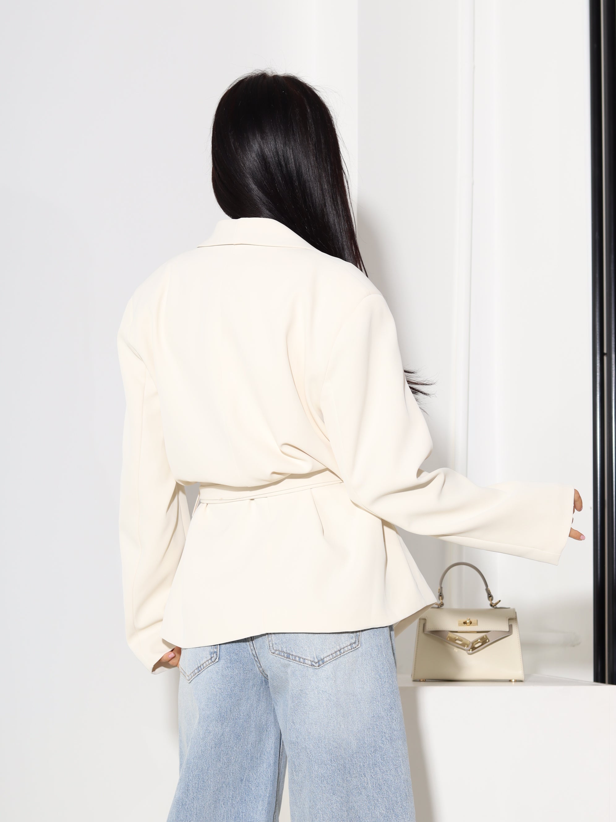 Bēša žakete ar noapaļotu atloku, sienama viduklī - 18589