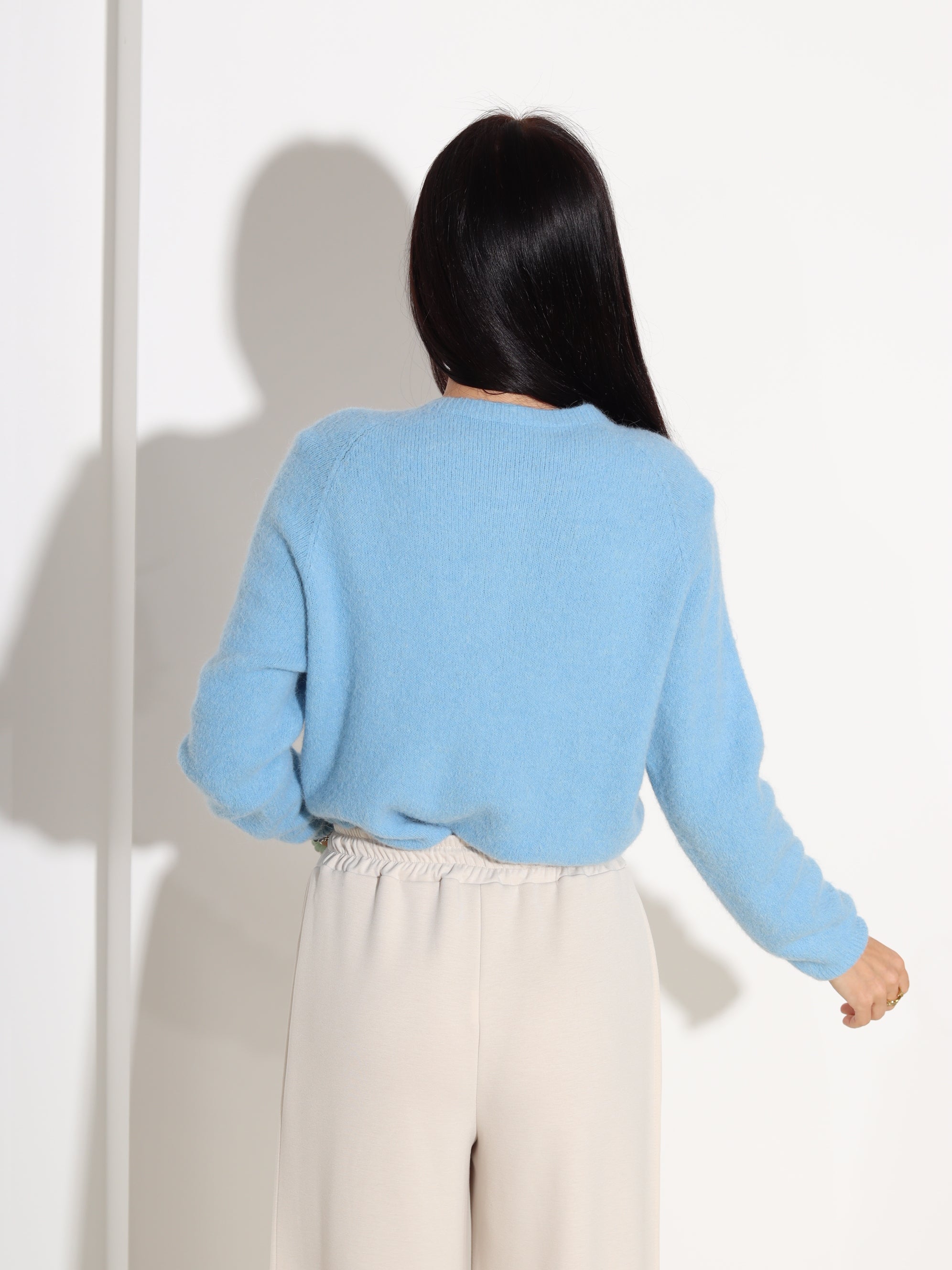 Zils alpakas jaka ar ovālu dekoltē - 18333. a