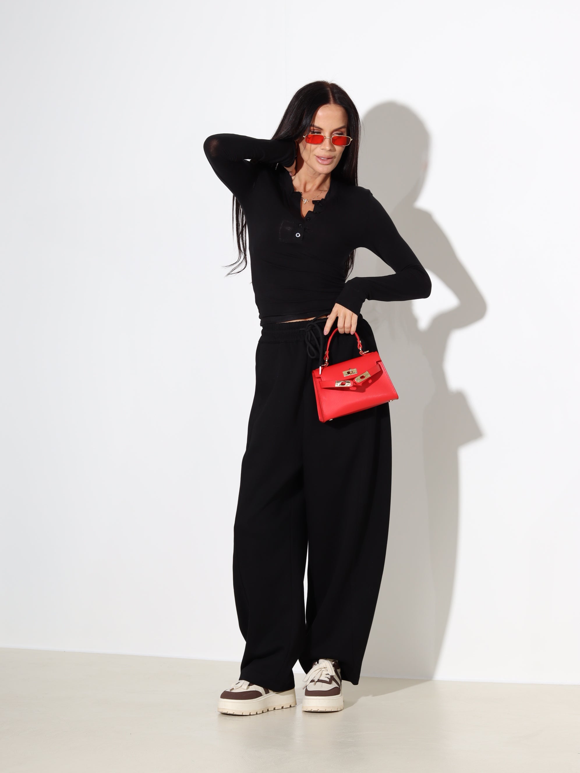 Melnas oversize sportiska stila bikses - 18134