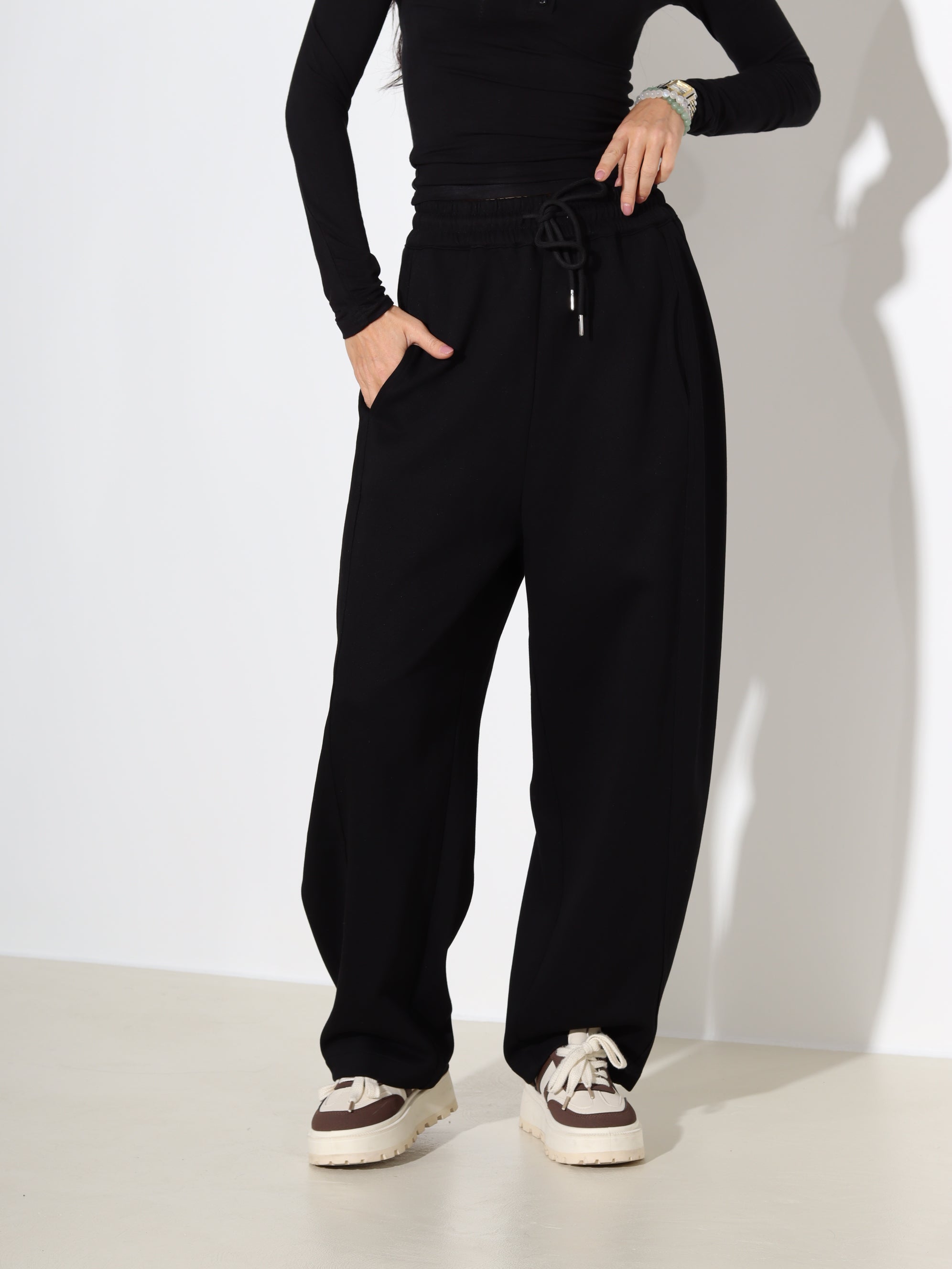 Melnas oversize sportiska stila bikses - 18134