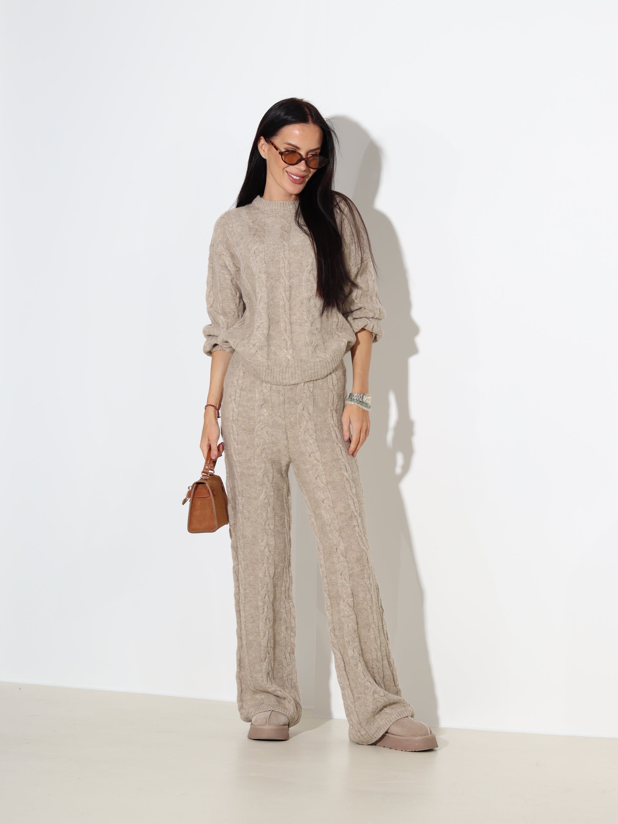 Bēšs, pīņu rakstā adīts komplekts - 18113