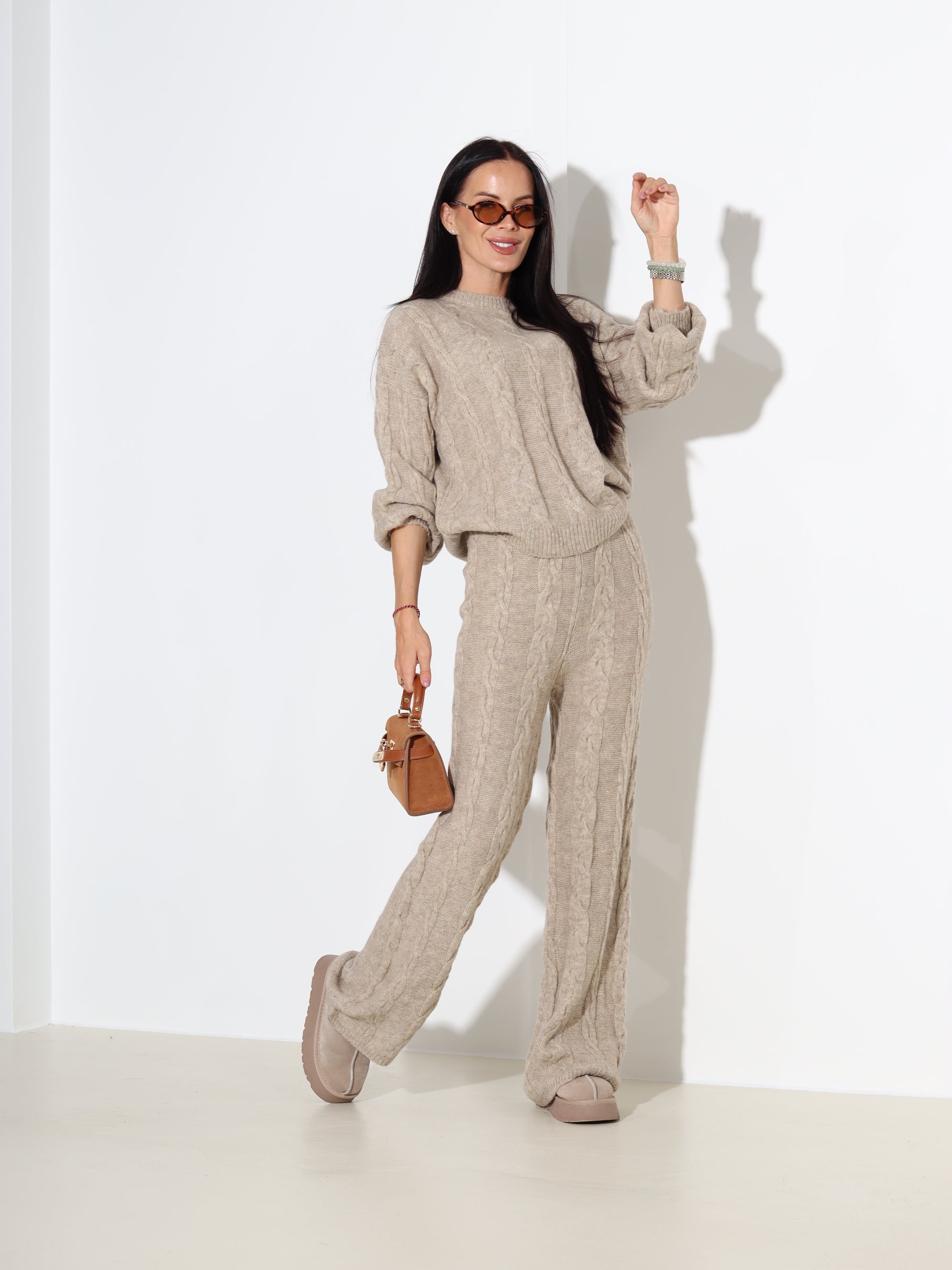 Bēšs, pīņu rakstā adīts komplekts - 18113