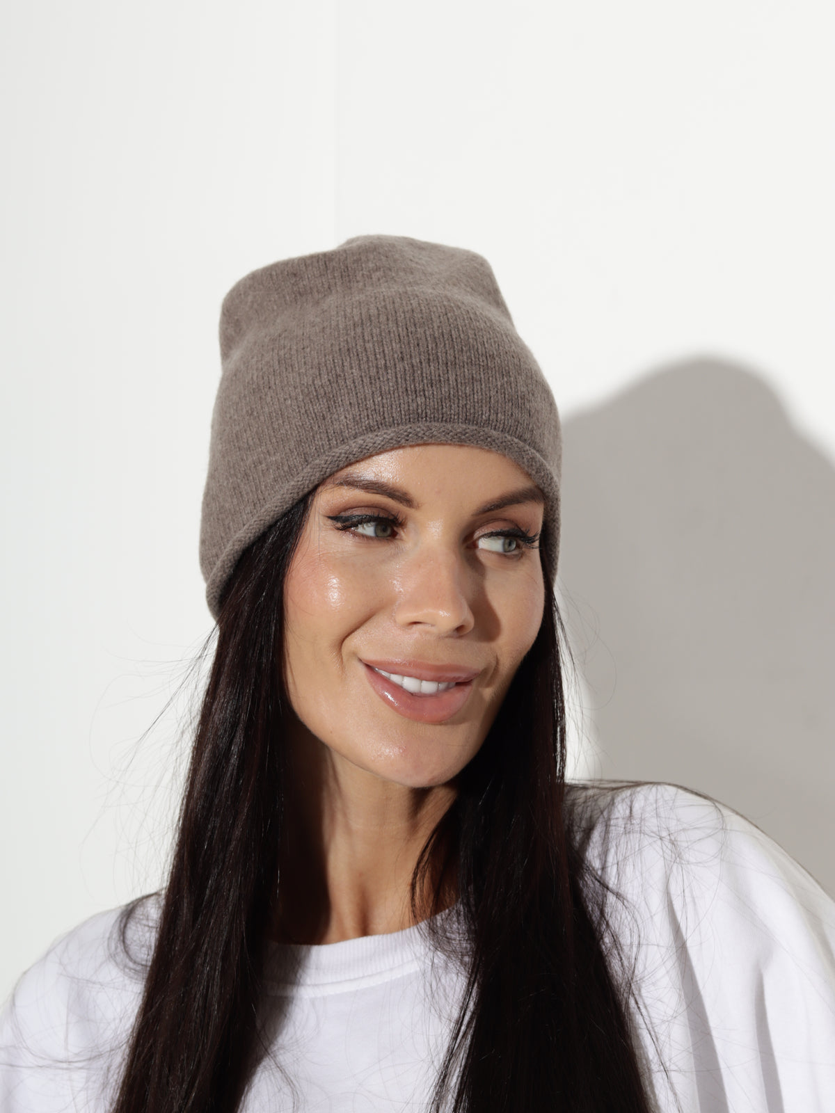 Taupes merino vilnas cepure/ micīte - 20938