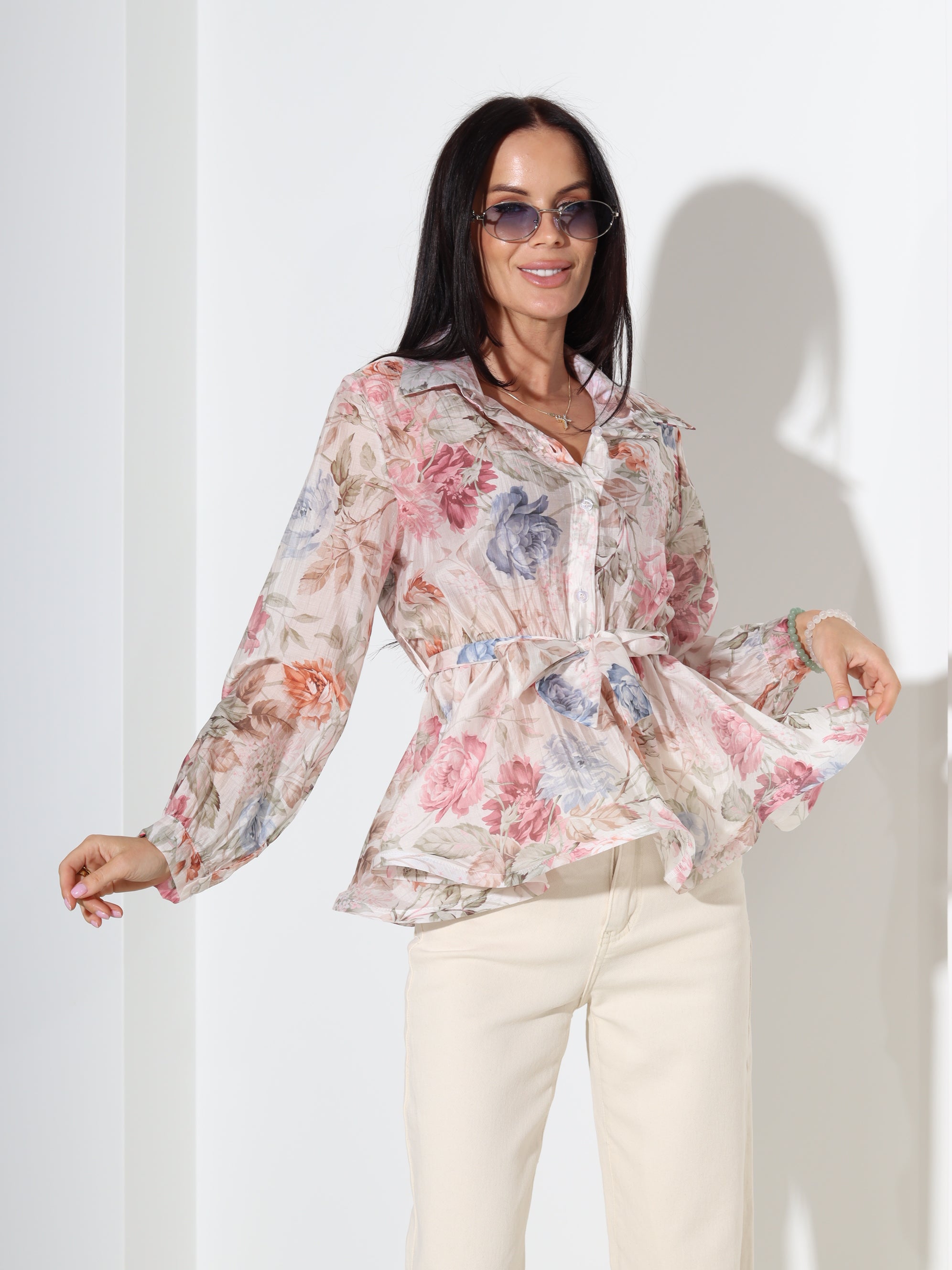 Balta bluze 'Rozīte' ar volāniņu gurnu daļā - 18340