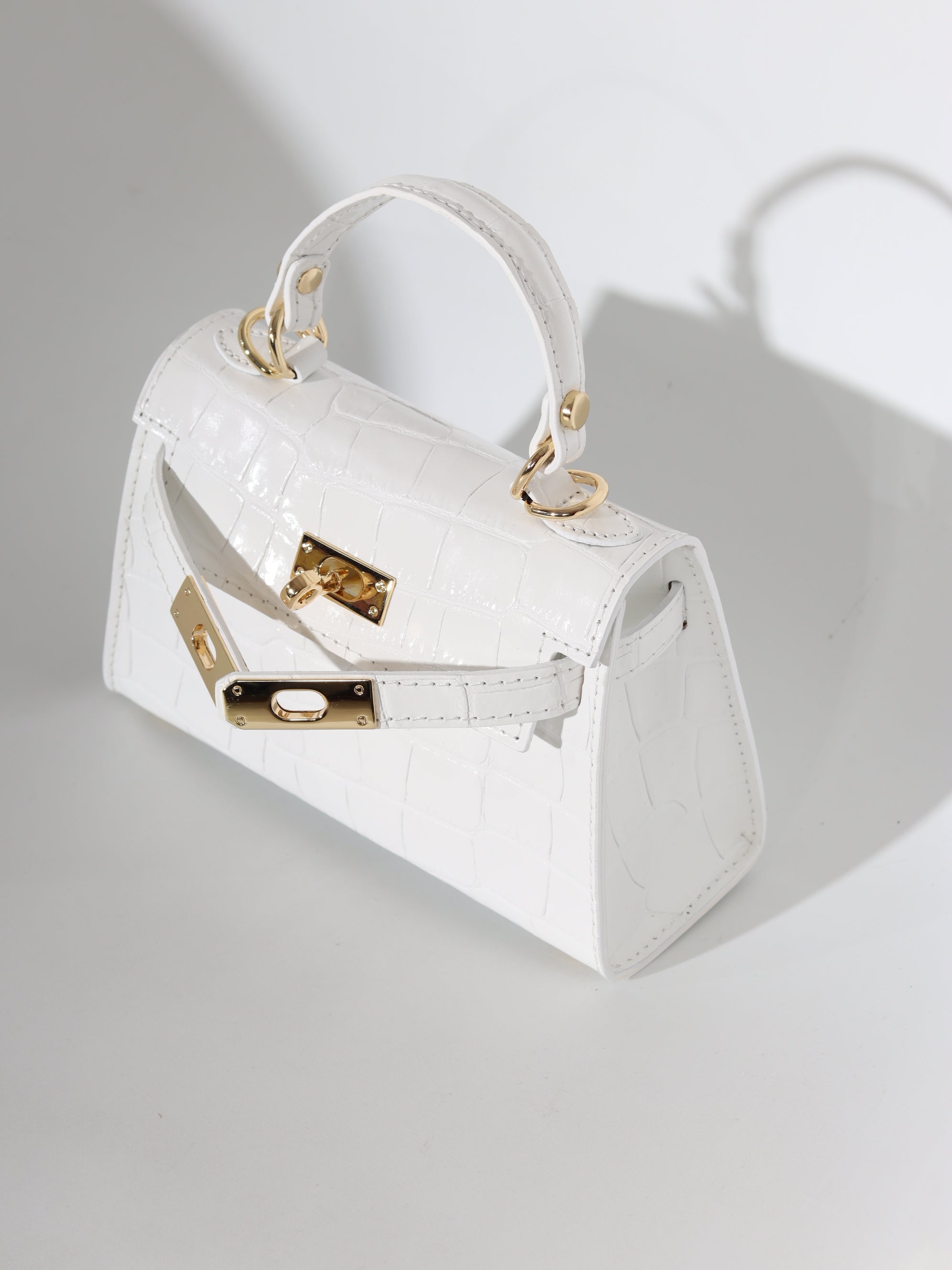 Balta, d/ā soma "Mini klasika" ar reljefu - 18366