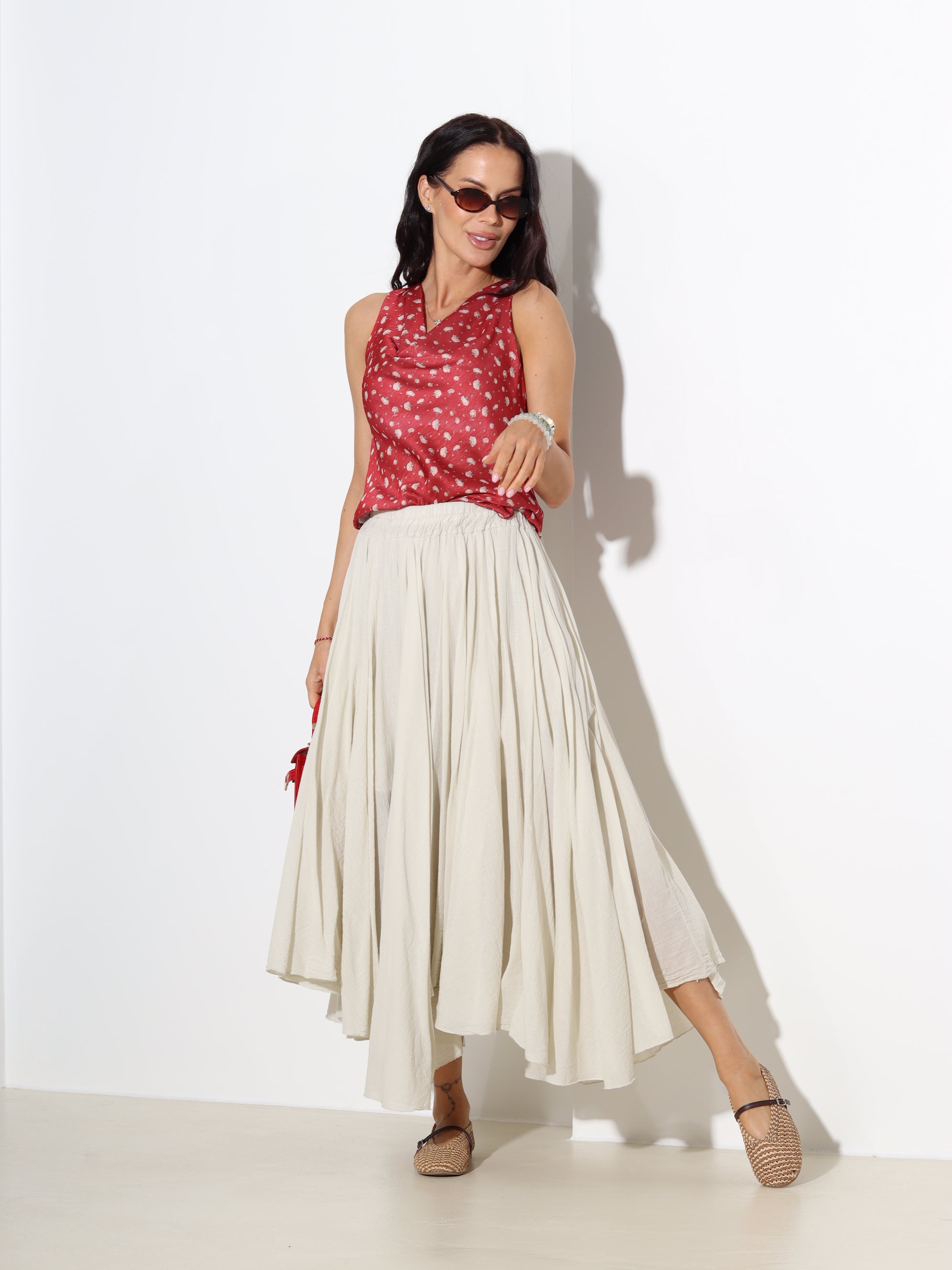 Sarkans smalkziediņu tops uz lencēm- 18995