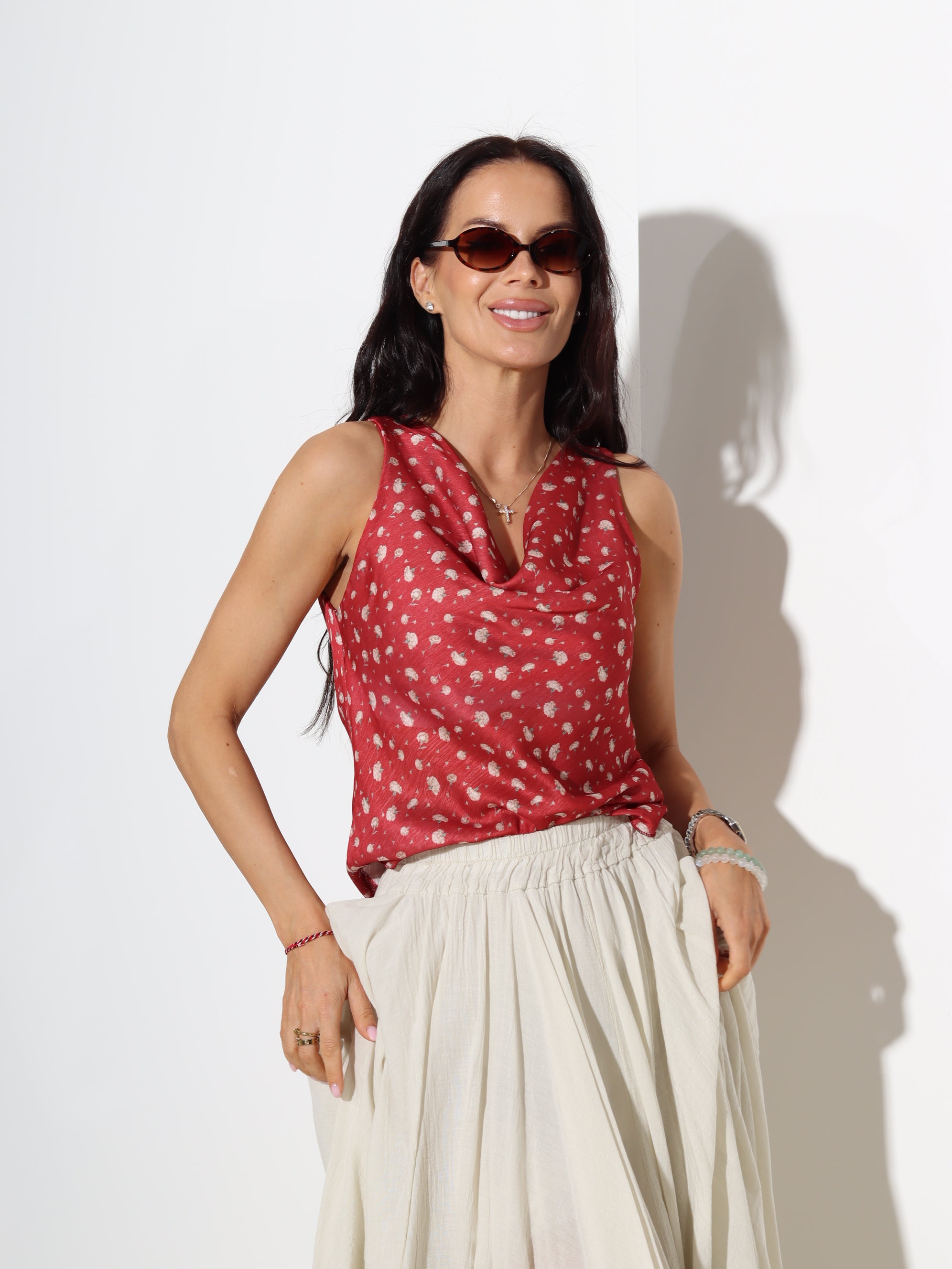 Sarkans smalkziediņu tops uz lencēm- 18995