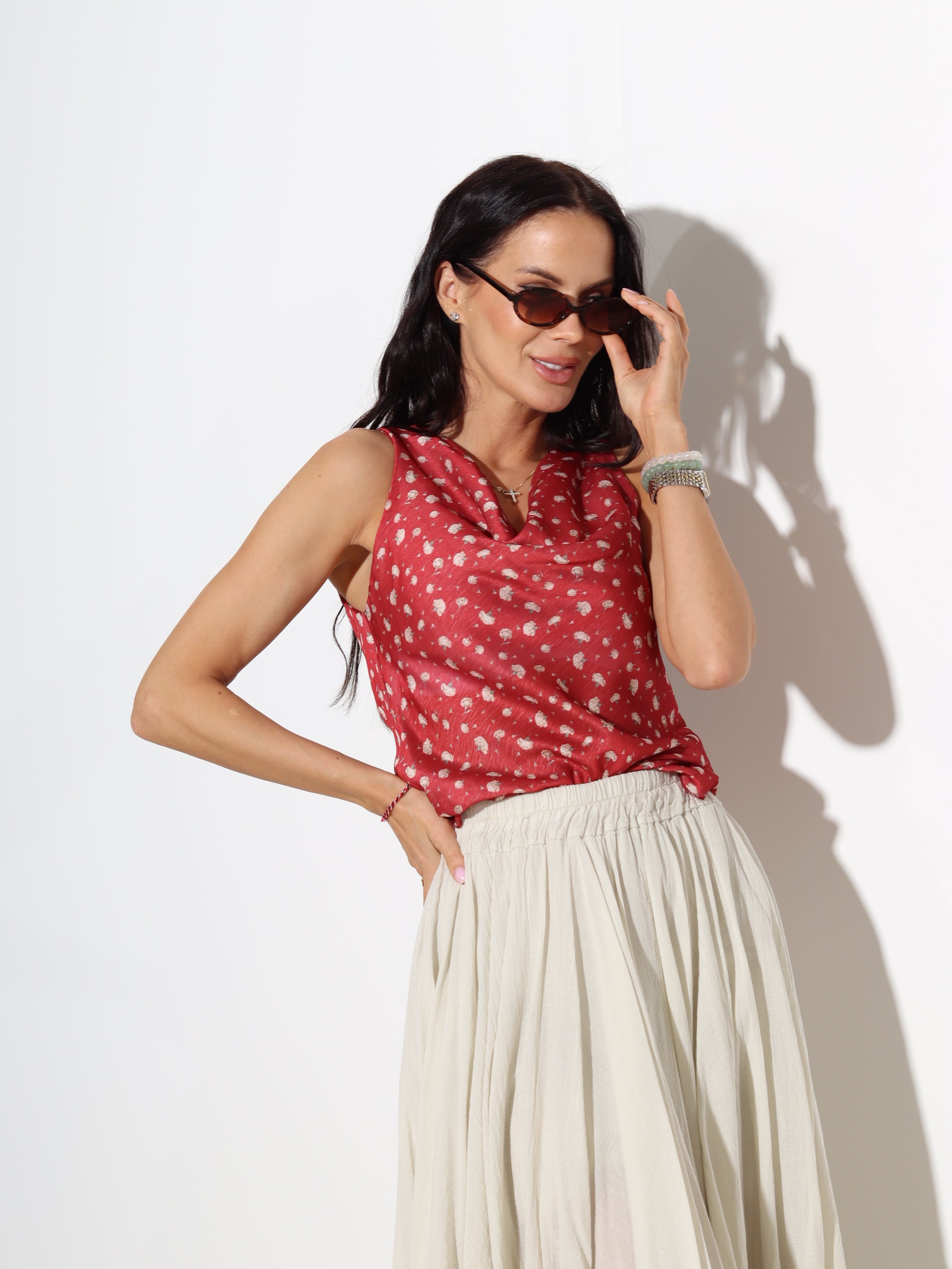 Sarkans smalkziediņu tops uz lencēm- 18995