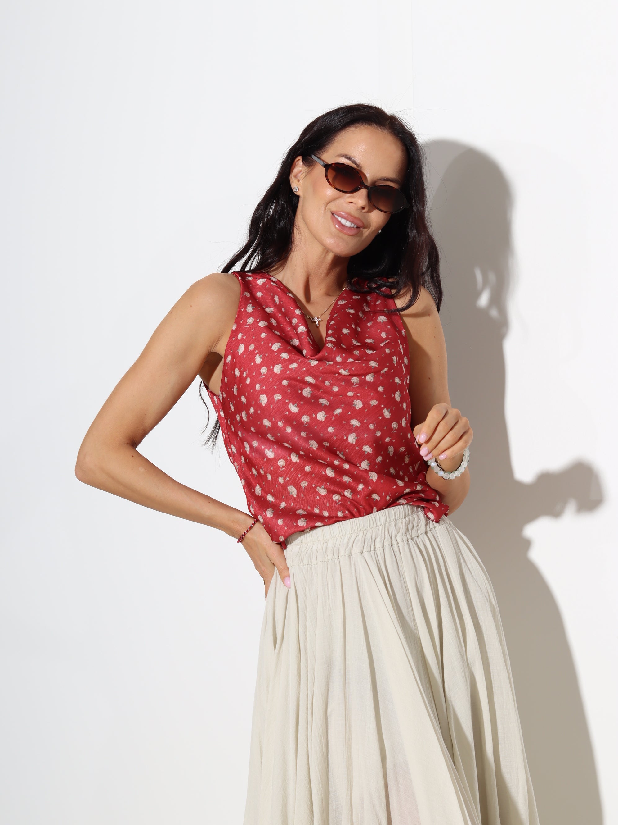 Sarkans smalkziediņu tops uz lencēm- 18995