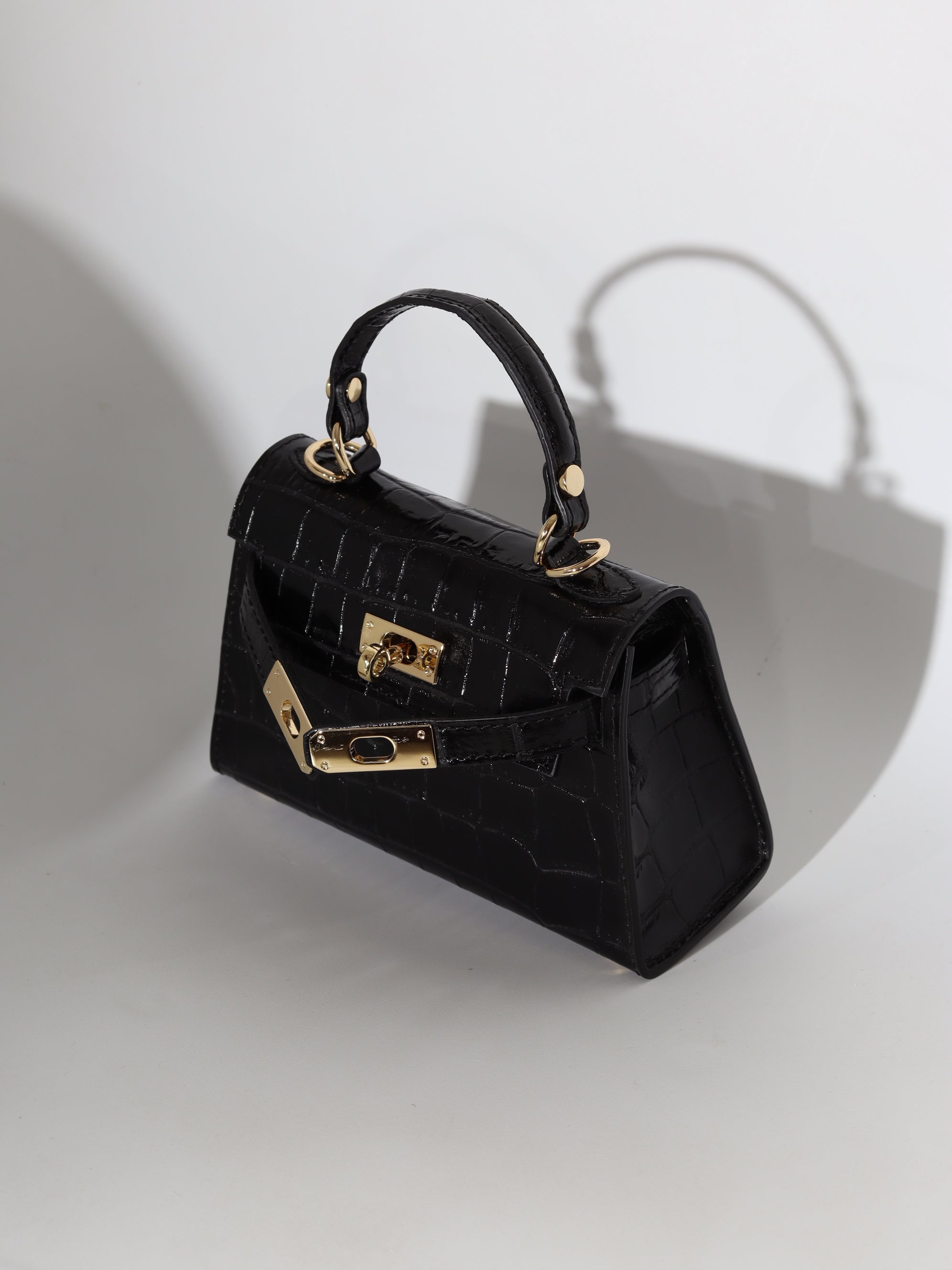 Melna, d/ā soma "Mini klasika" ar reljefu - 18367