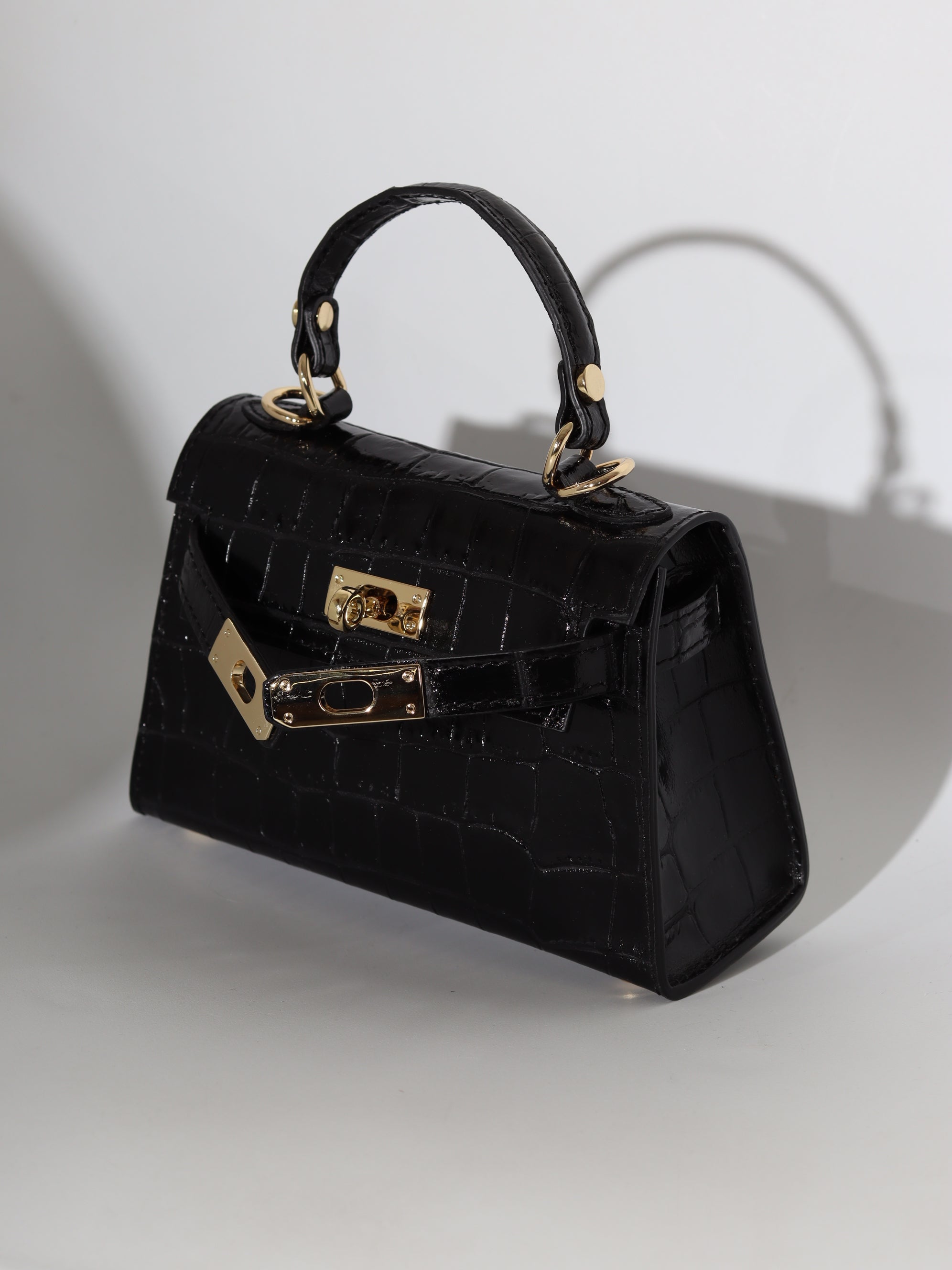 Melna, d/ā soma "Mini klasika" ar reljefu - 18367