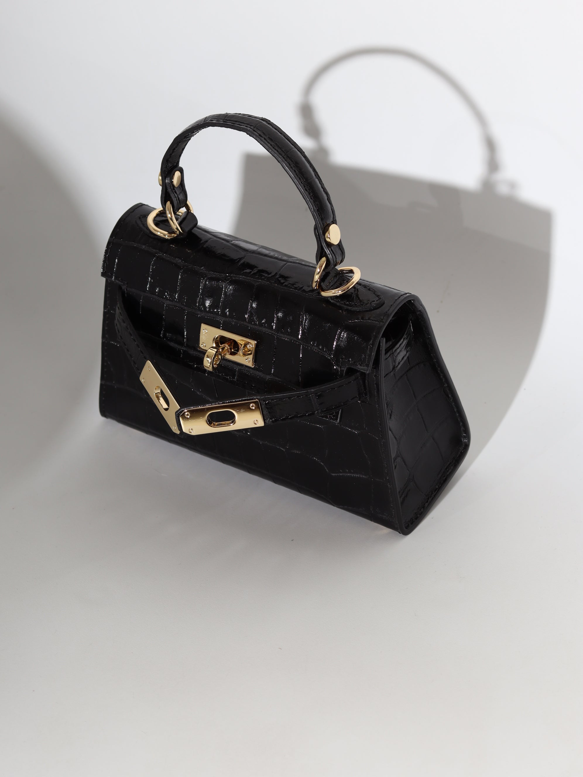 Melna, d/ā soma "Mini klasika" ar reljefu - 18367