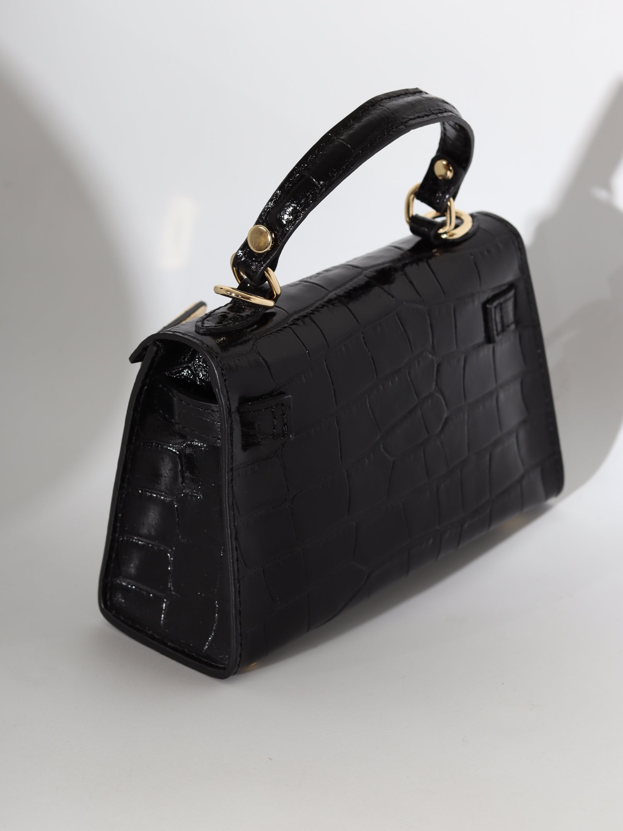 Melna, d/ā soma "Mini klasika" ar reljefu - 18367