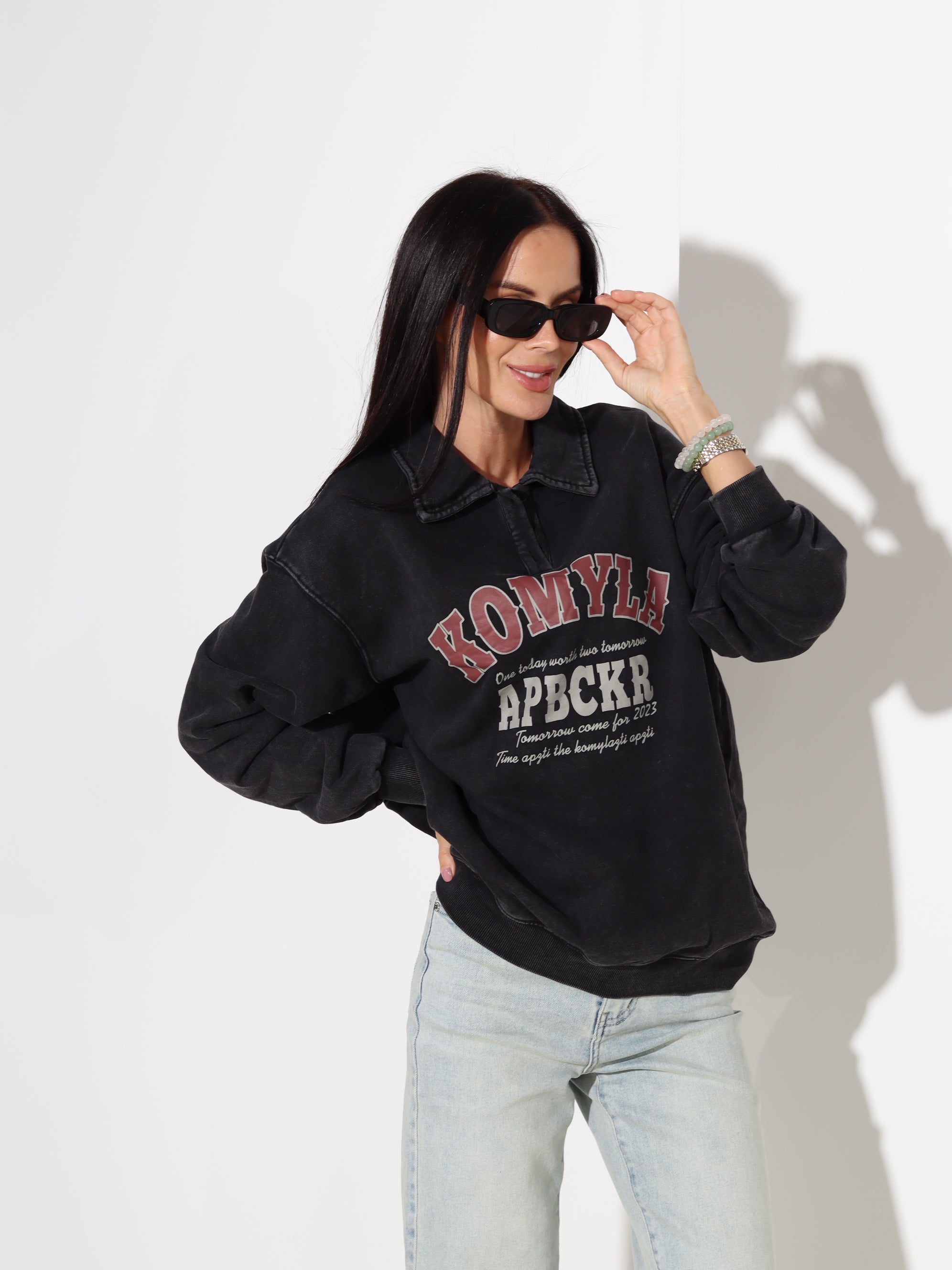 T.pelēks džemperis ar uzrakstu "Komyla" - 18129