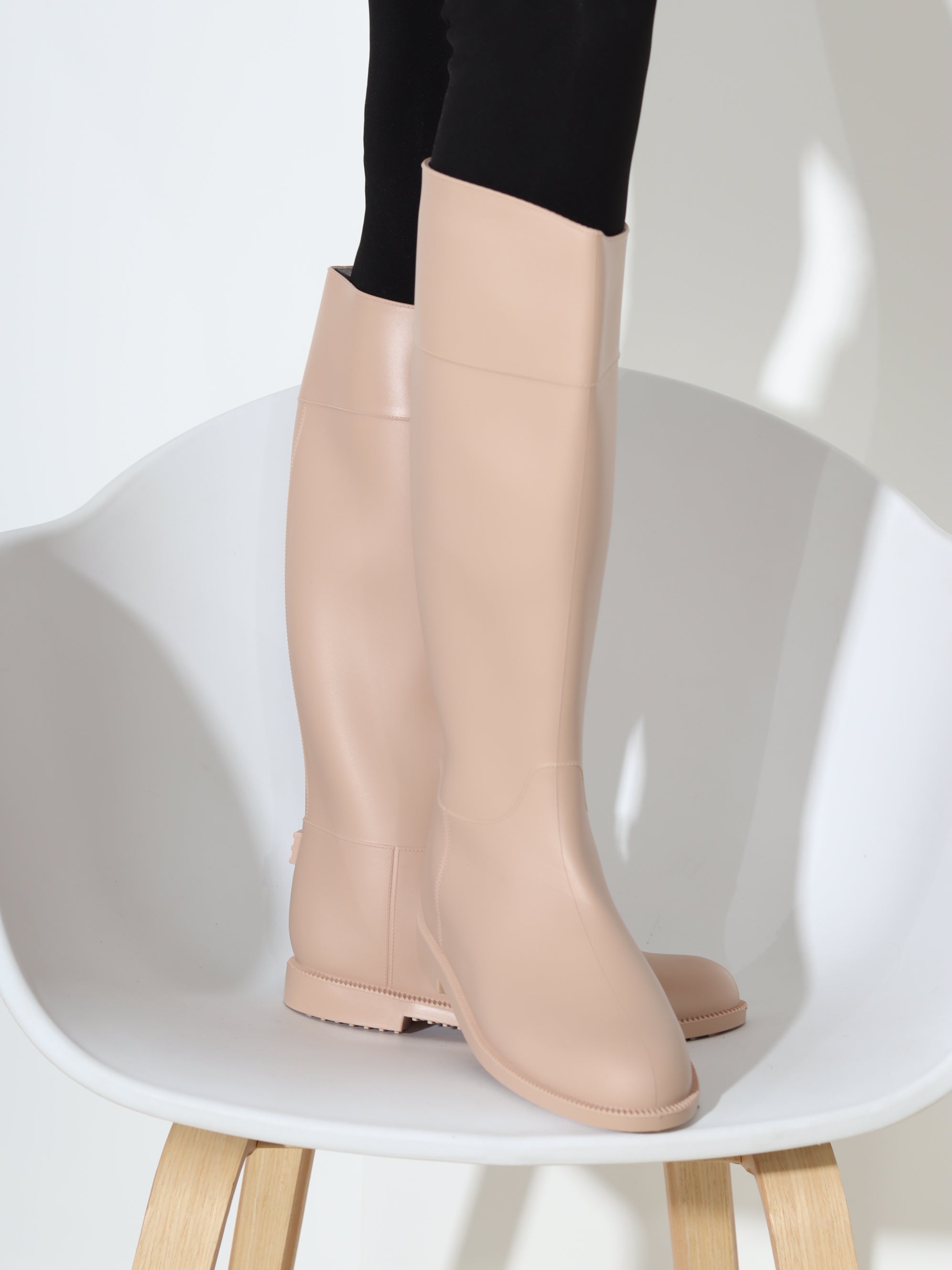 Bēšā tonī, gari gumijas zābaki 'Simple' – 18273