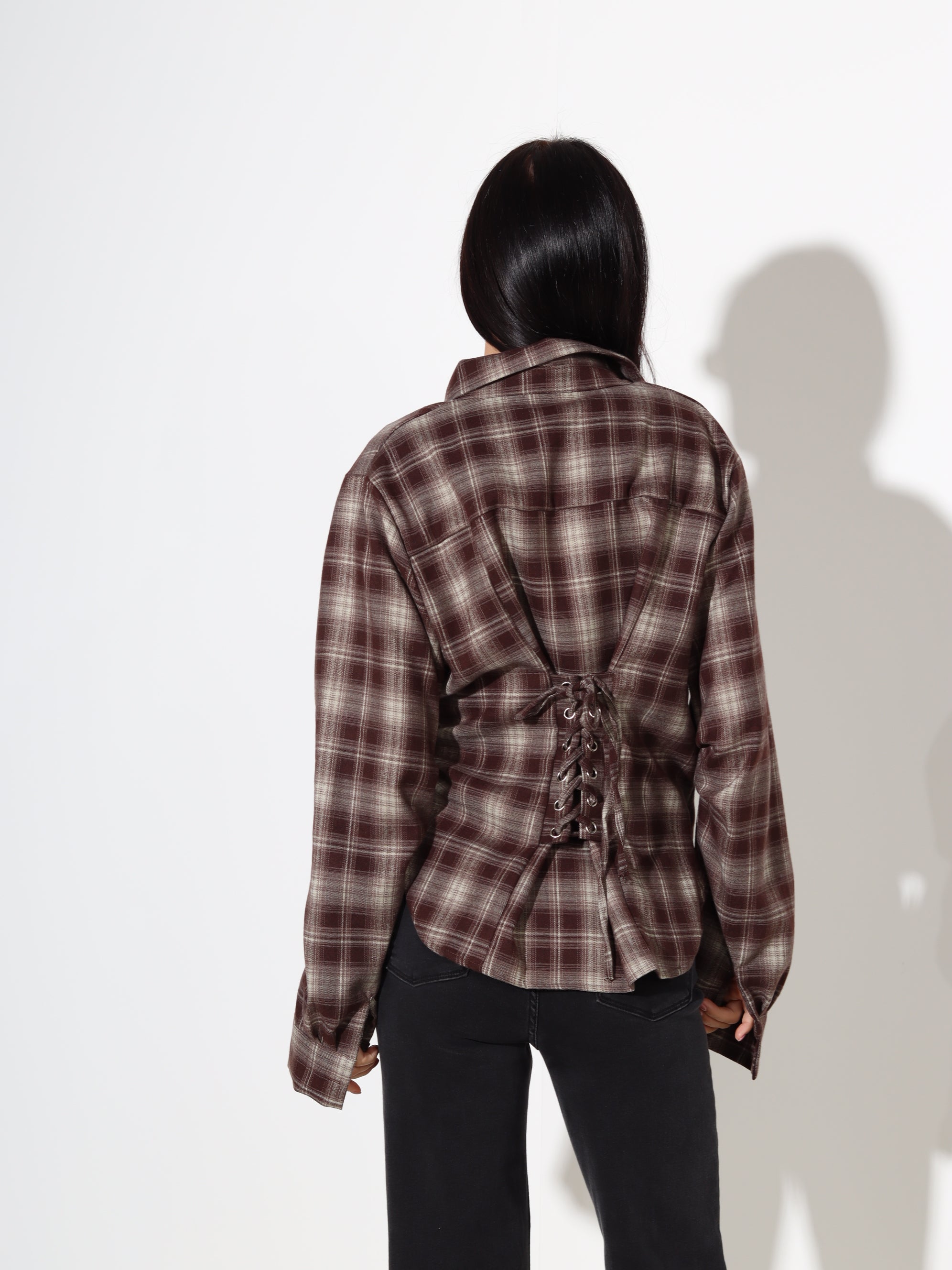 Brūns rūtains krekls, sienama muguras daļa - 18149