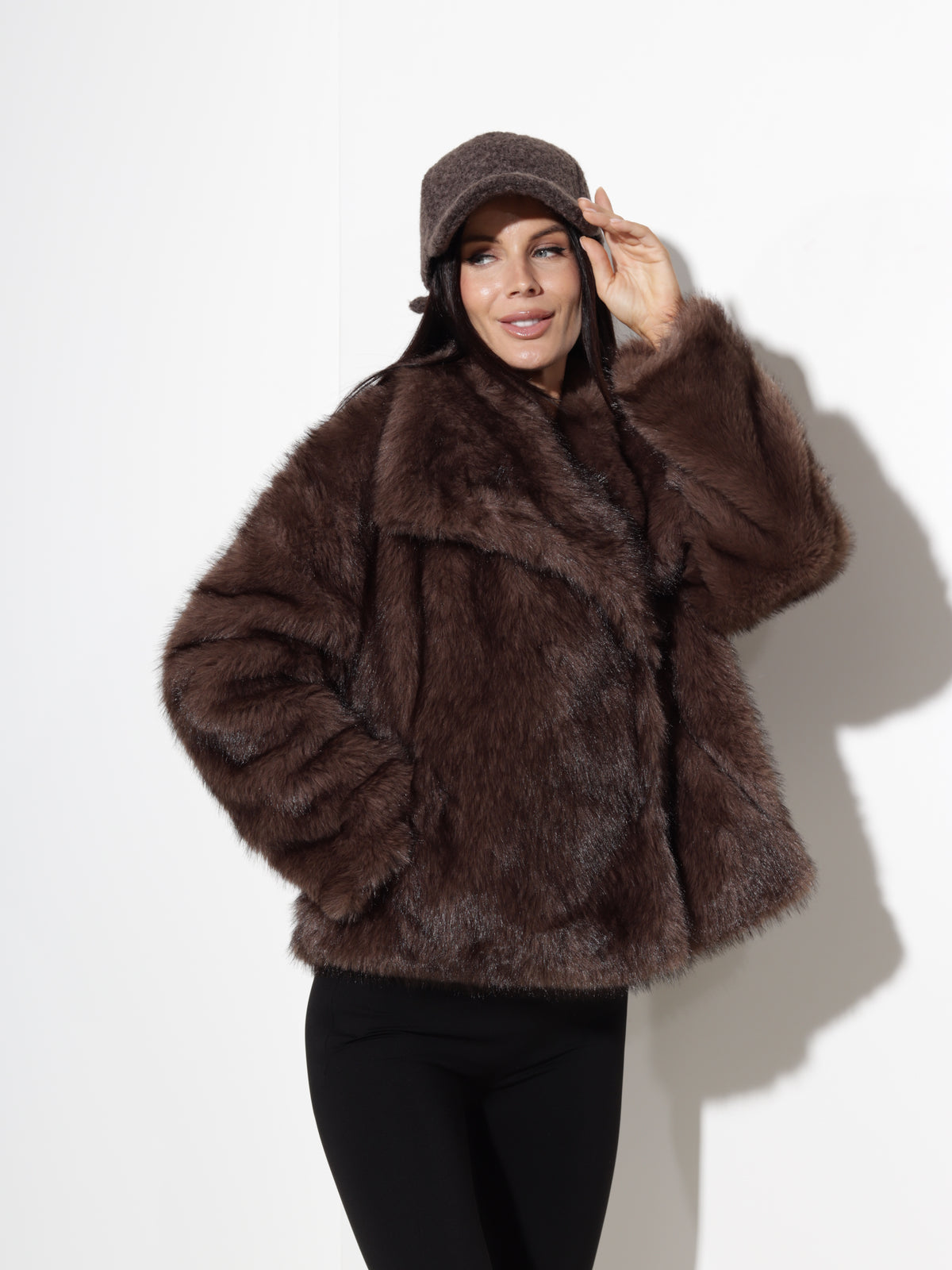 Tumši taupe kažoks "Fluffy" - 21049