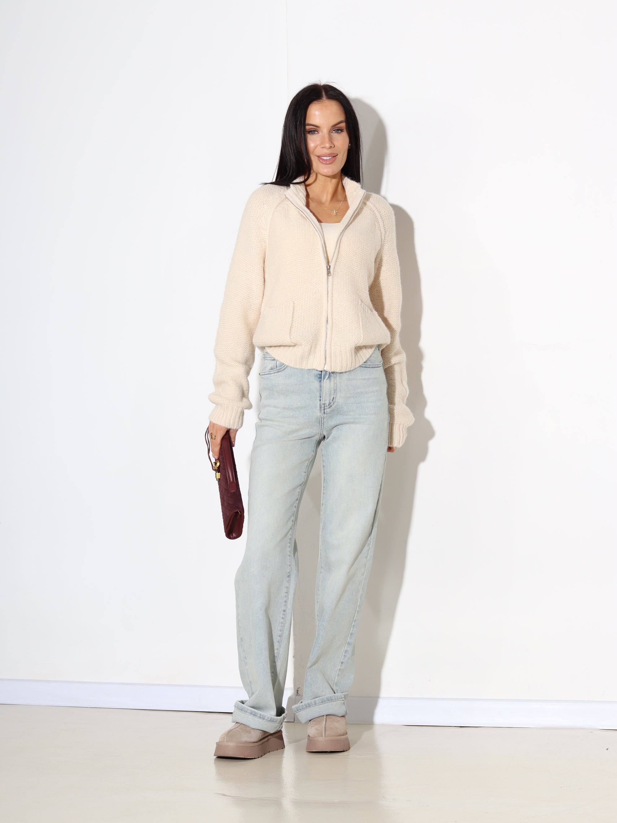 Bēša jaka ar rāvējslēdzēju un kabatām - 17883