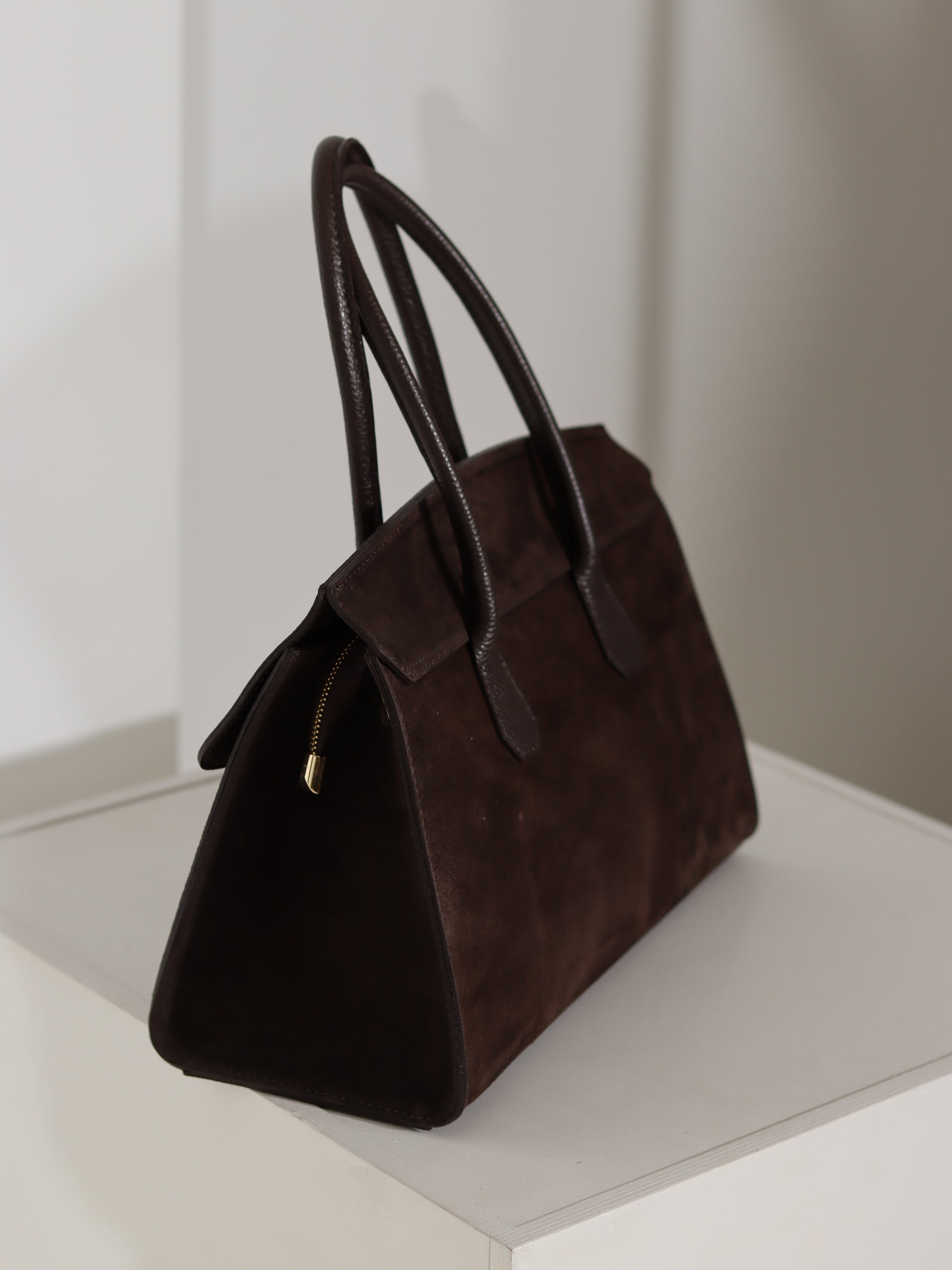 Brūna liela d/zamšādas soma ar slēptu aizdari - 18105