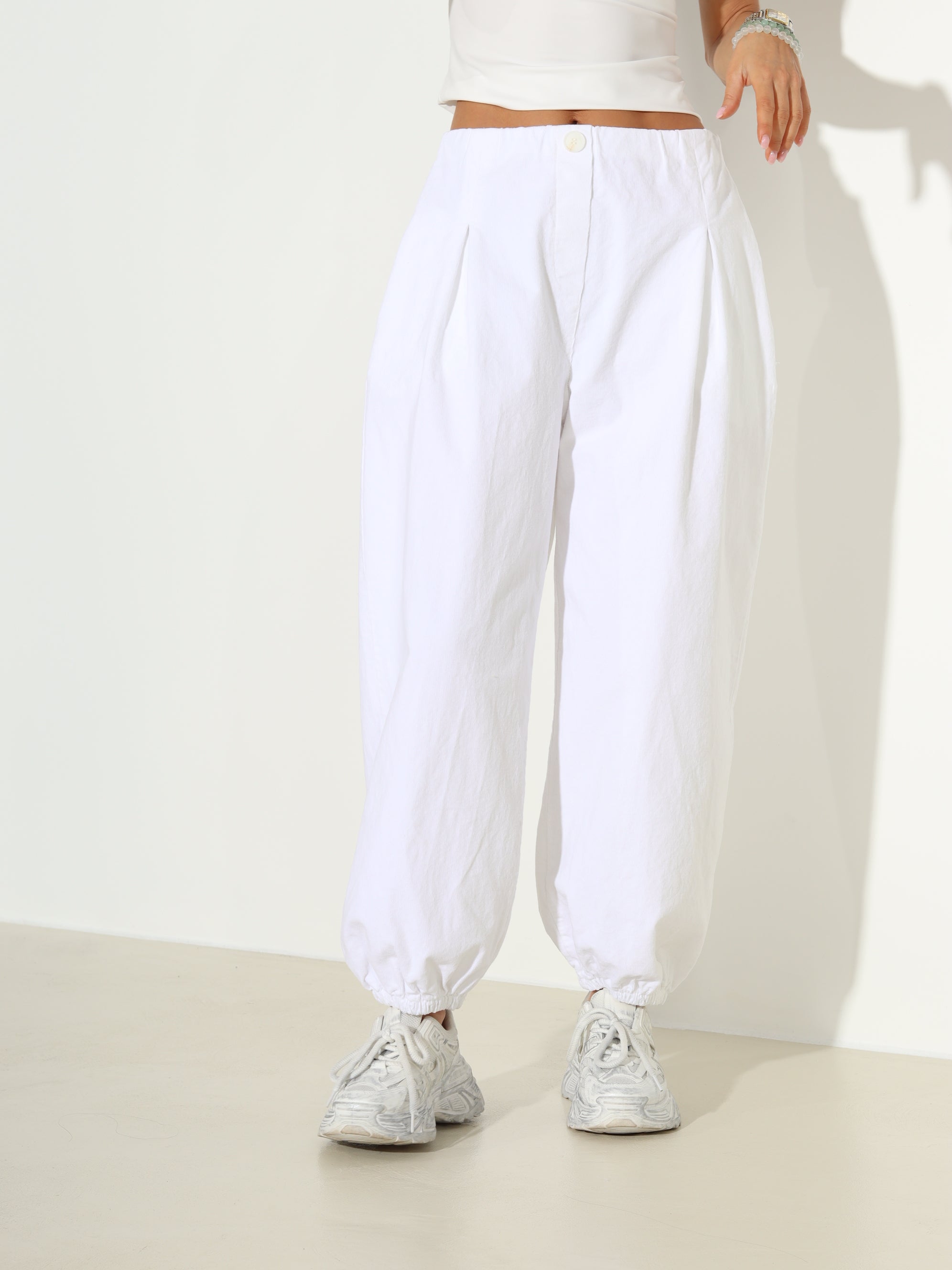 Baltas velveta bikses 'jogger' stilā - 18661