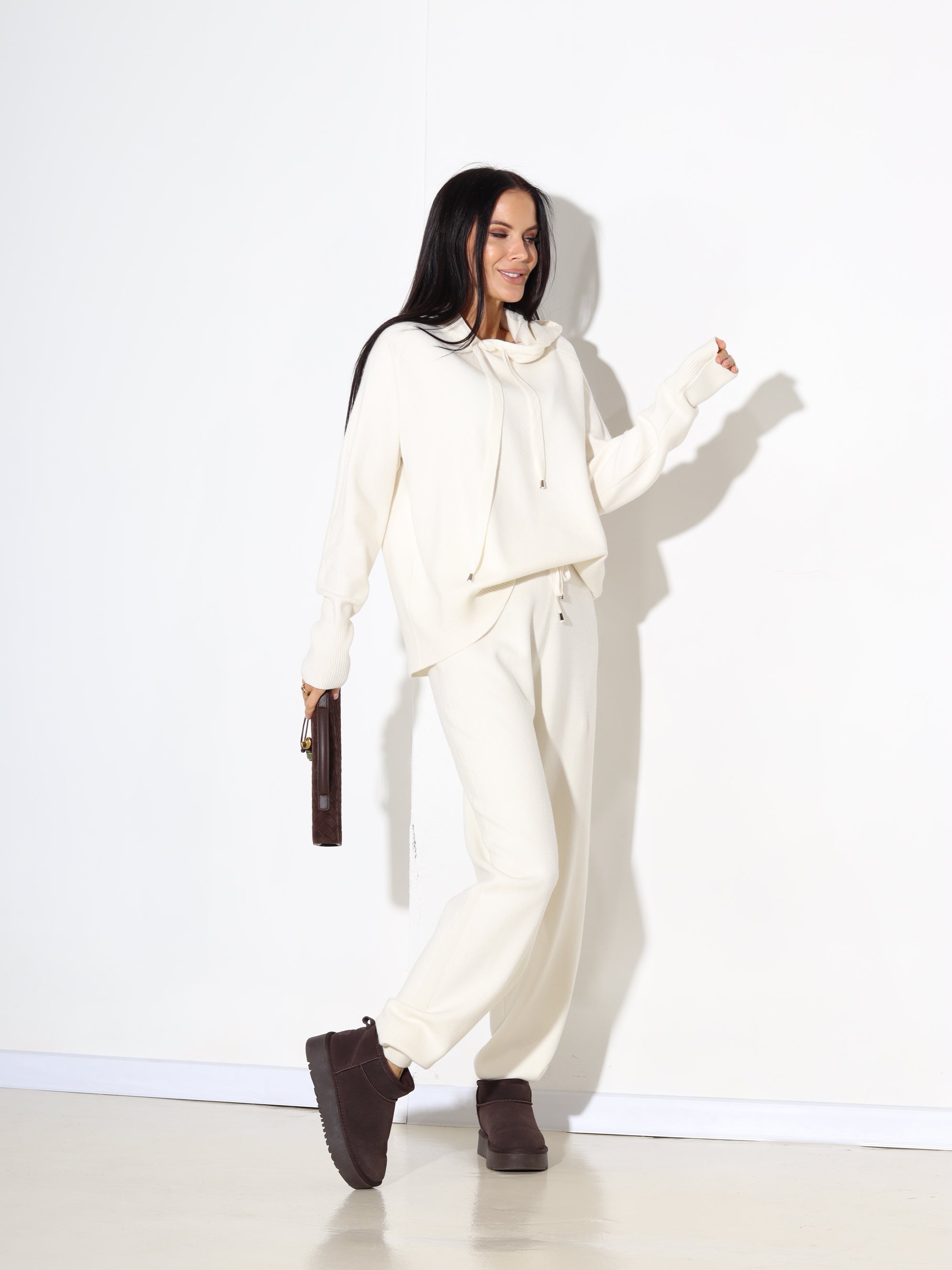 Balts "Lara" adīts komplekts ar kapuci - 17894