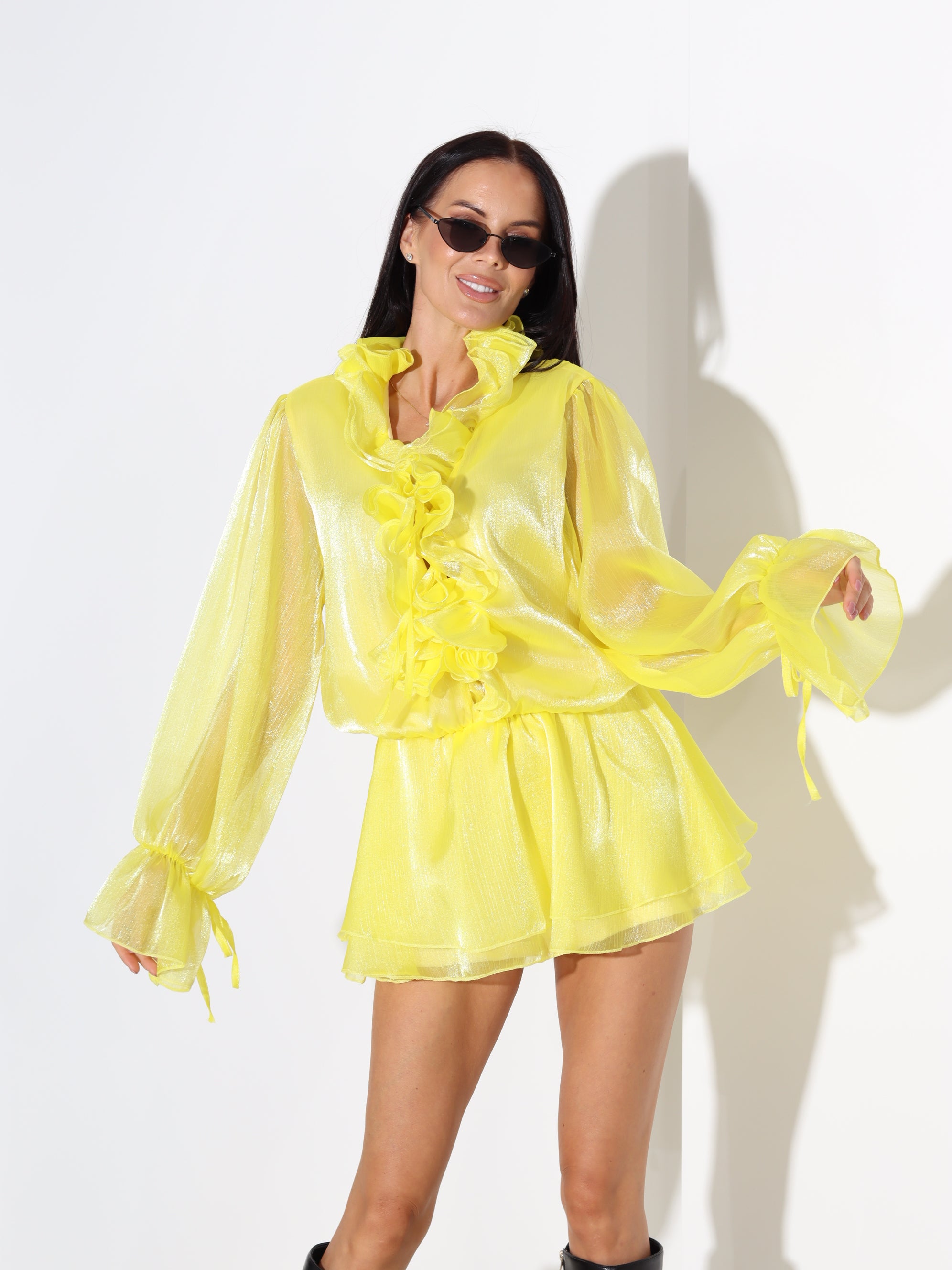 Dzeltena mini organza kleita ar volāniem – 18143