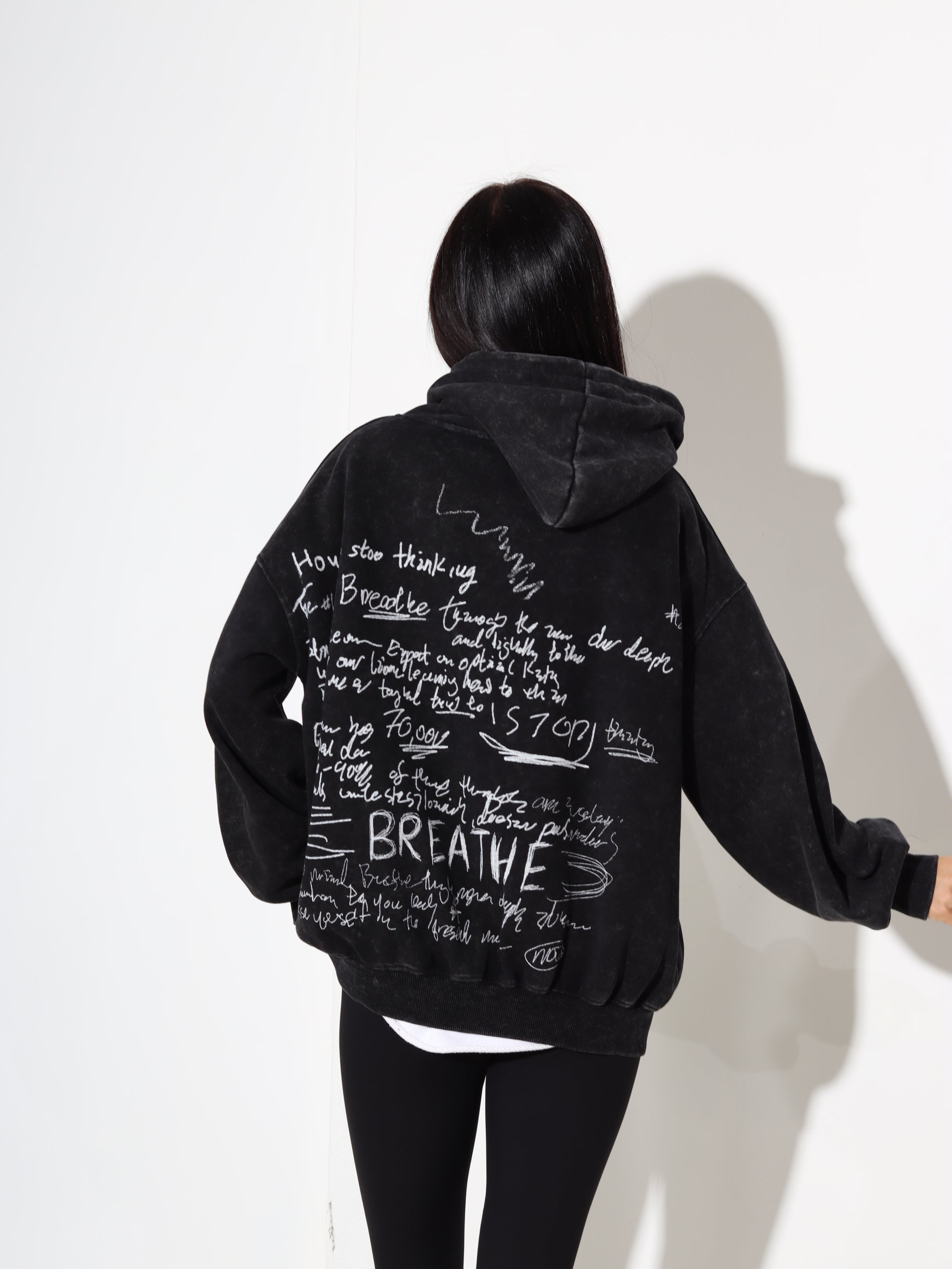 Pelēks džemperis ar zīmējumu un "lācīti" šņorītē – 17913