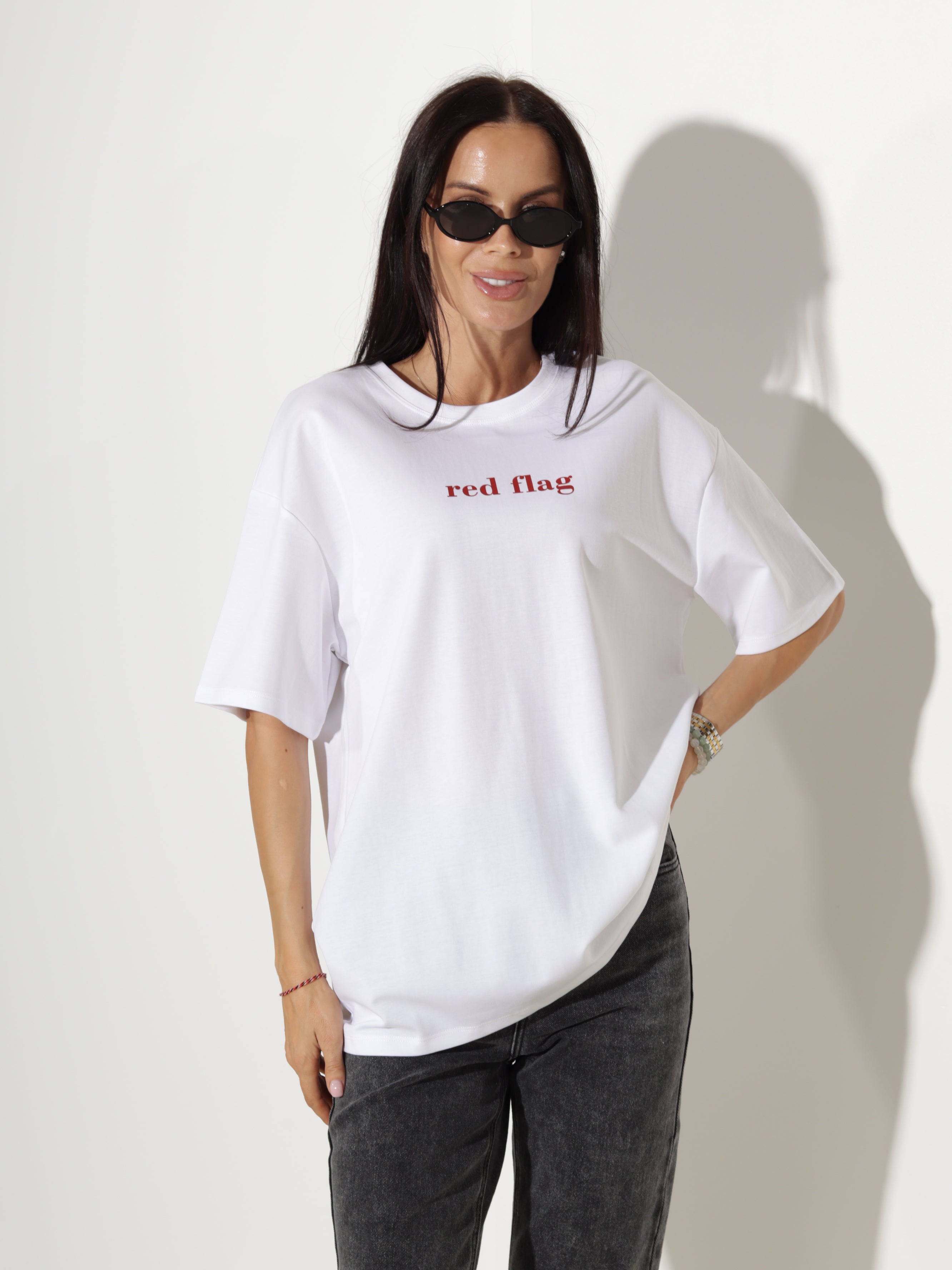 Balts T-krekls / tops "Red flag" - 20338