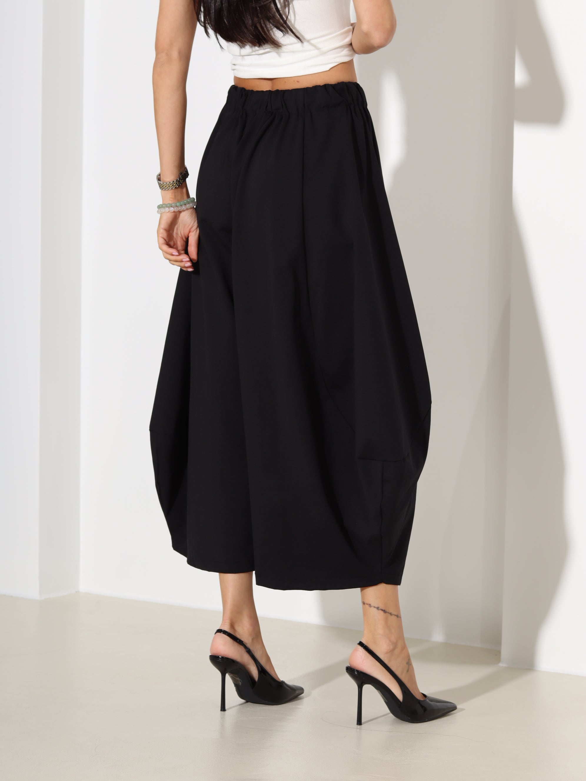 Melnas Kapri bikses - 18400