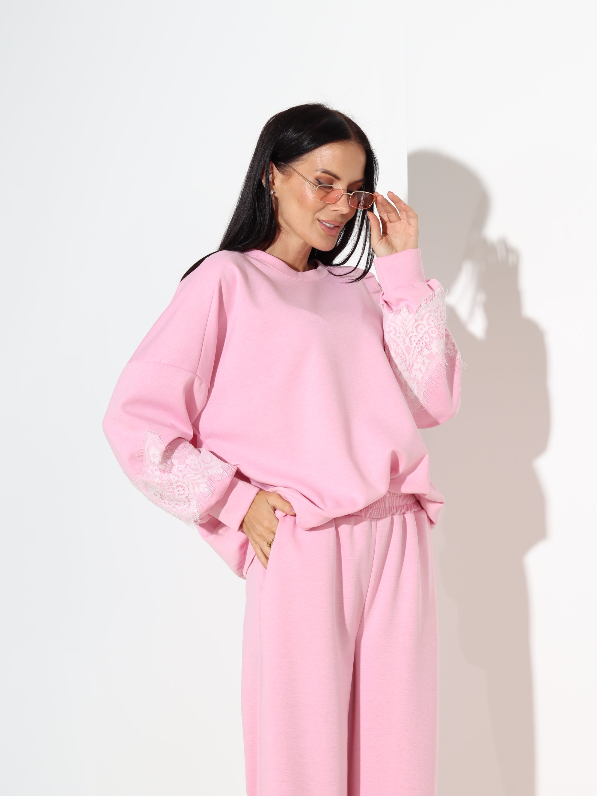 Rozā komplekts ar mežģīnes akcentu piedurknē – 18194