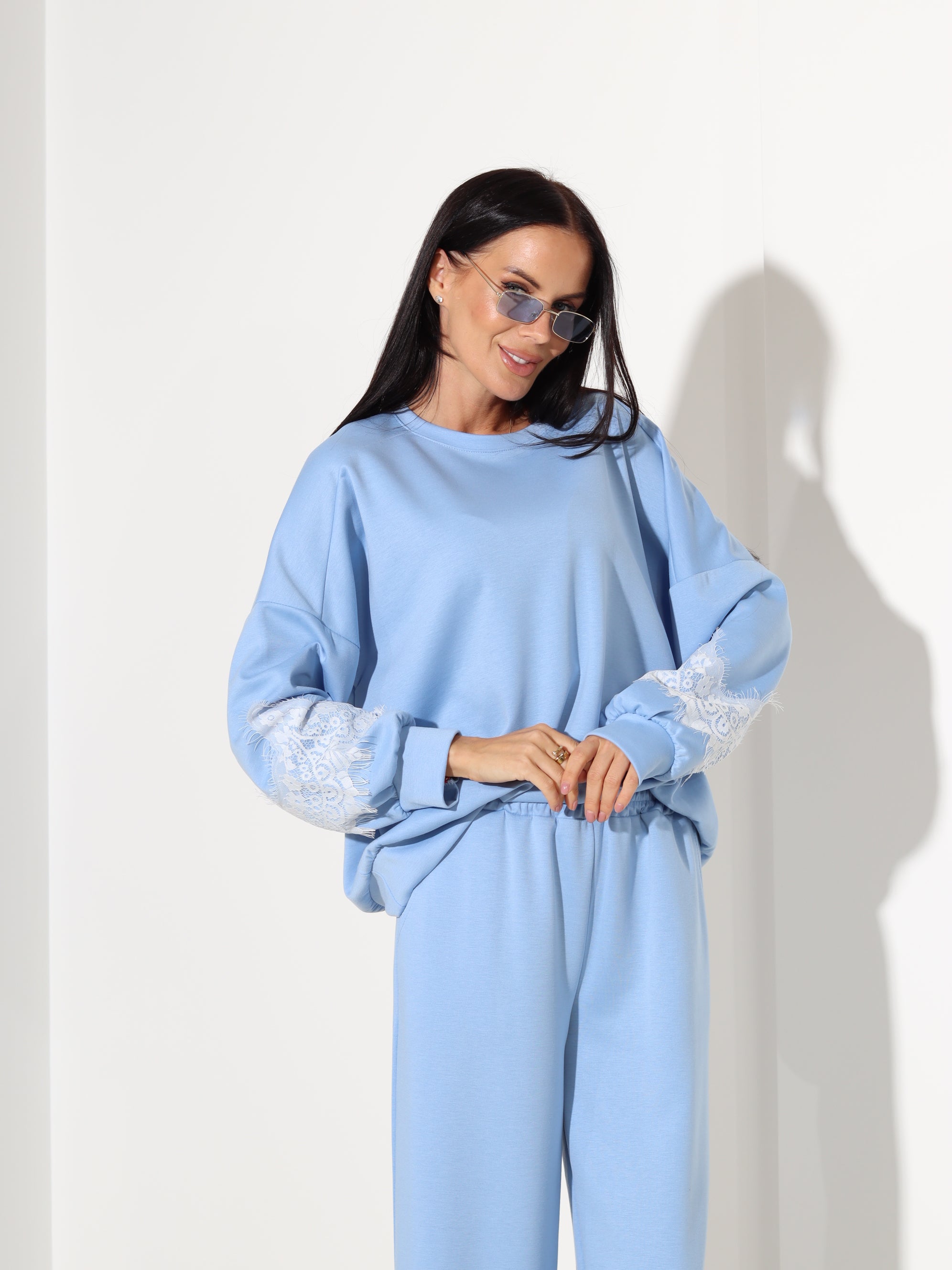 Zils komplekts ar mežģīnes akcentu piedurknē – 18192